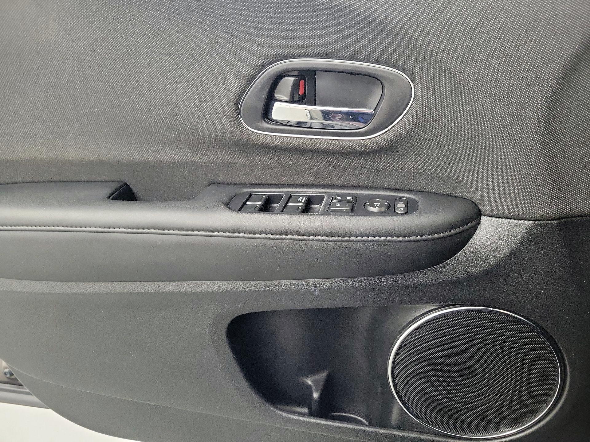 Thumbnail: 2020 Honda HR-V - 10