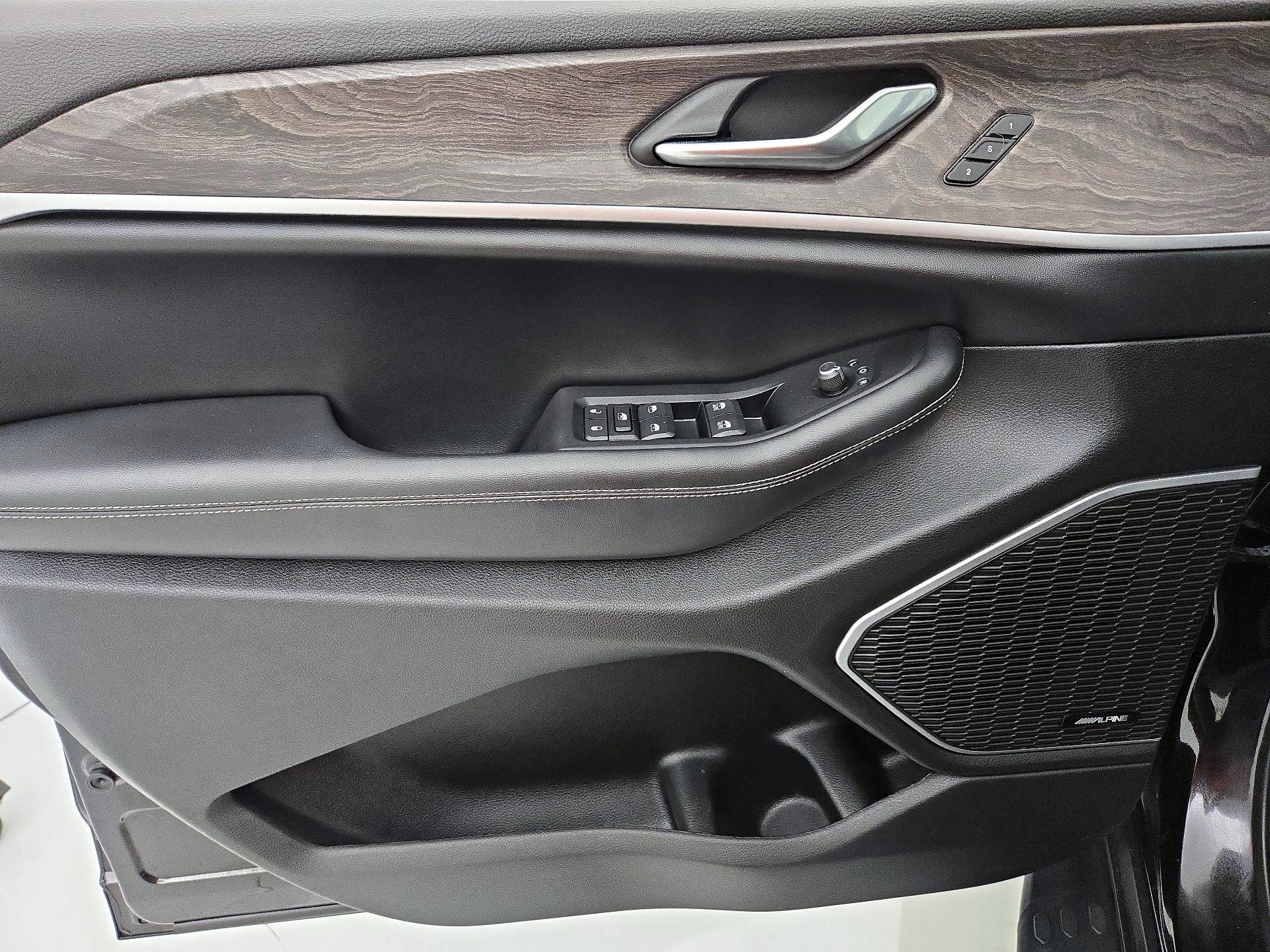 Thumbnail: 2022 Jeep Grand Cherokee - 12