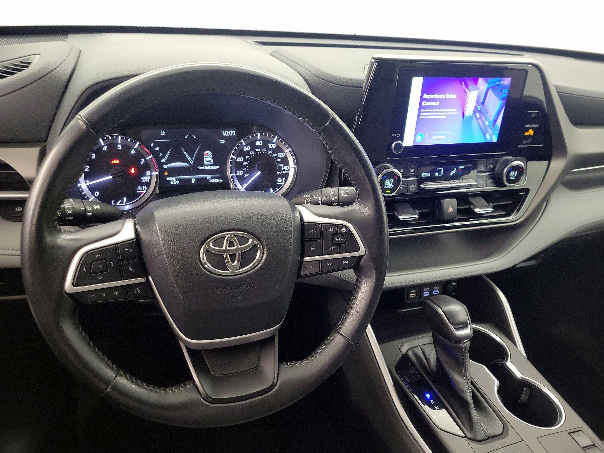 Thumbnail: 2023 Toyota Highlander - 10