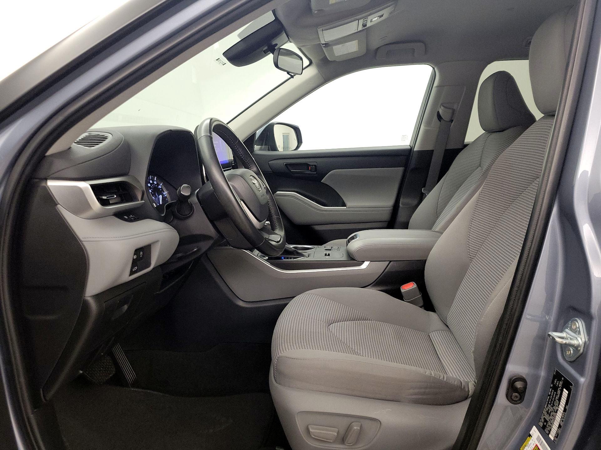 Thumbnail: 2023 Toyota Highlander - 11