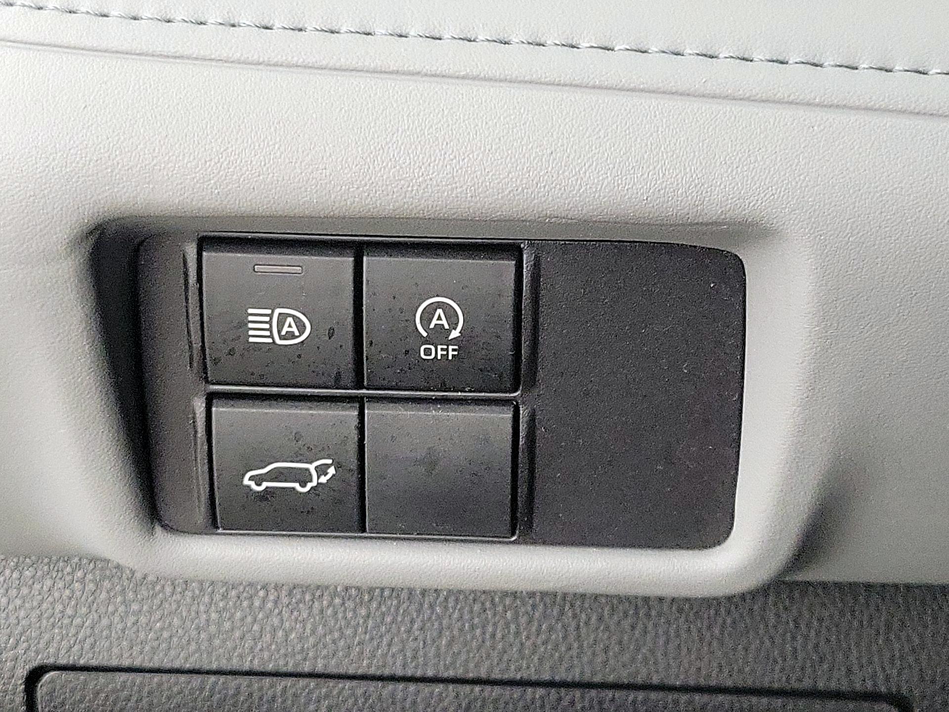 Thumbnail: 2023 Toyota Highlander - 13