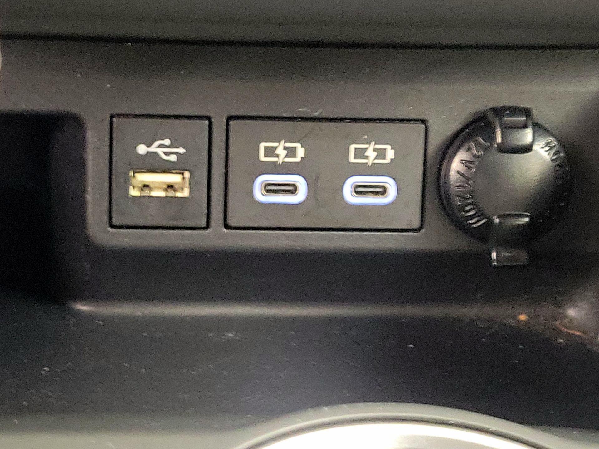 Thumbnail: 2023 Toyota Highlander - 18