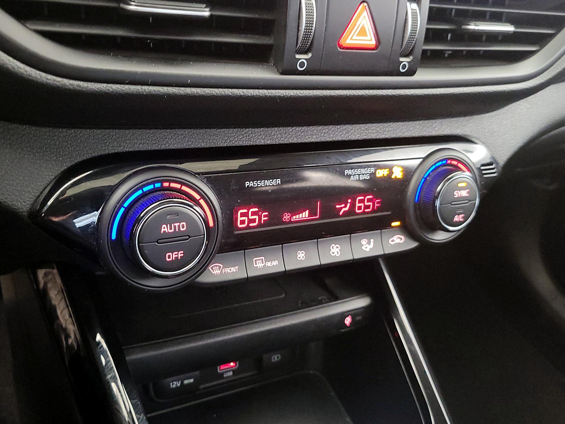 Thumbnail: 2023 Kia Forte - 17