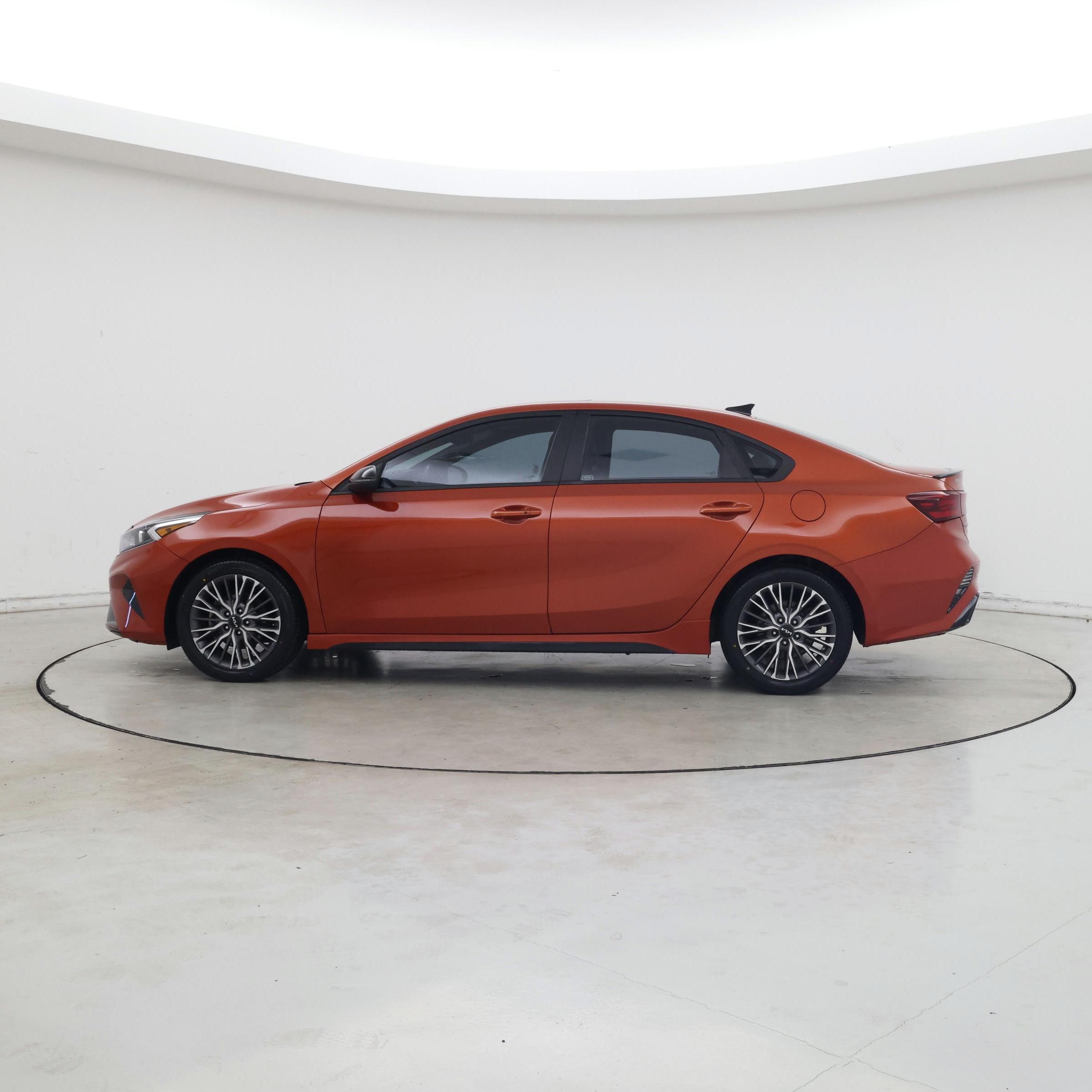 Thumbnail: 2023 Kia Forte - 3