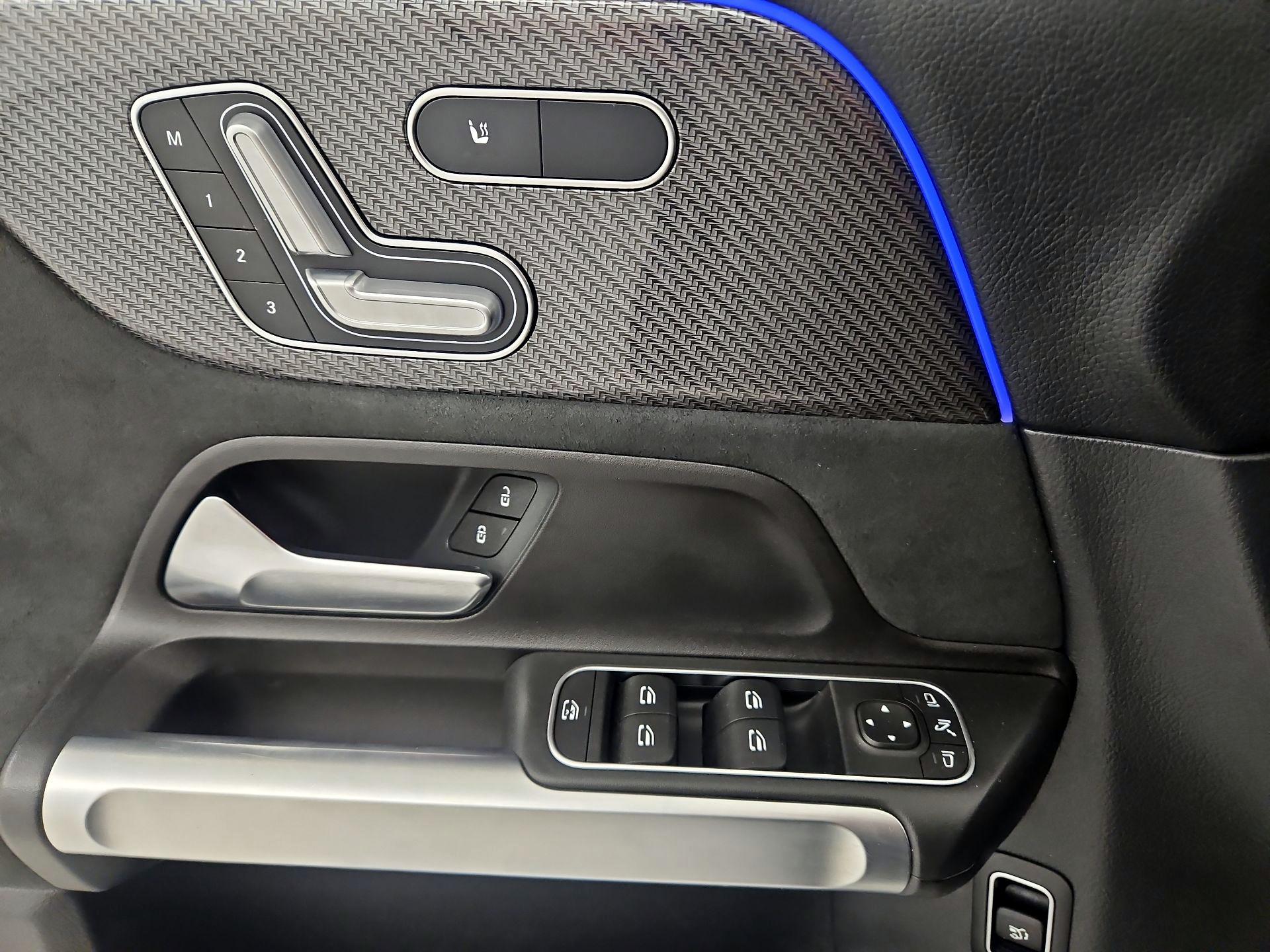 Thumbnail: 2022 Mercedes-Benz GLB - 12