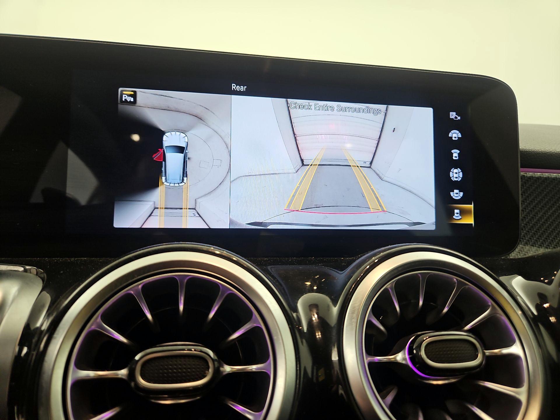 Thumbnail: 2022 Mercedes-Benz GLB - 14