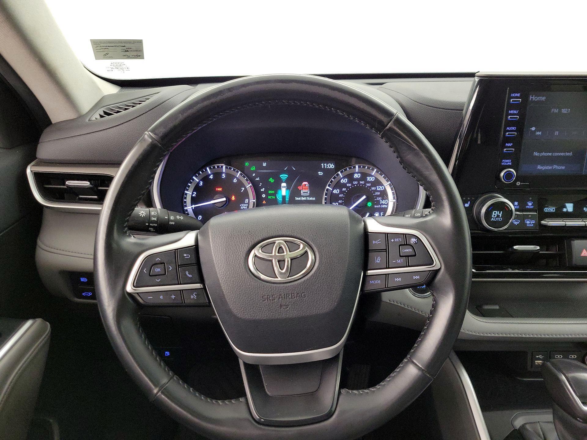 Thumbnail: 2022 Toyota Highlander - 10