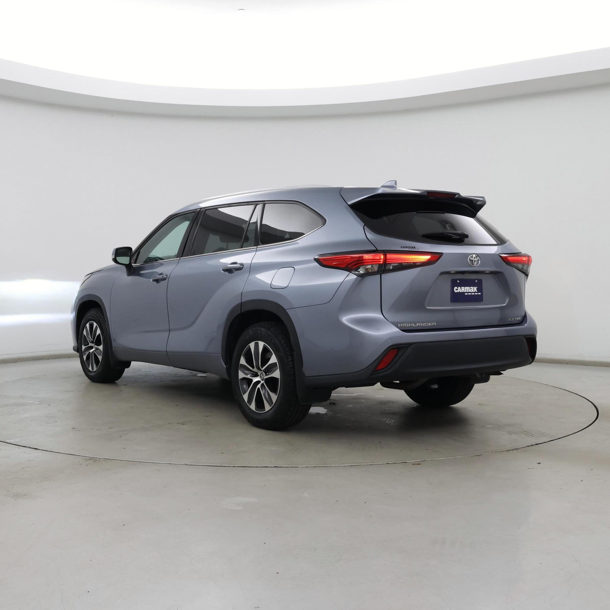 Thumbnail: 2022 Toyota Highlander - 2