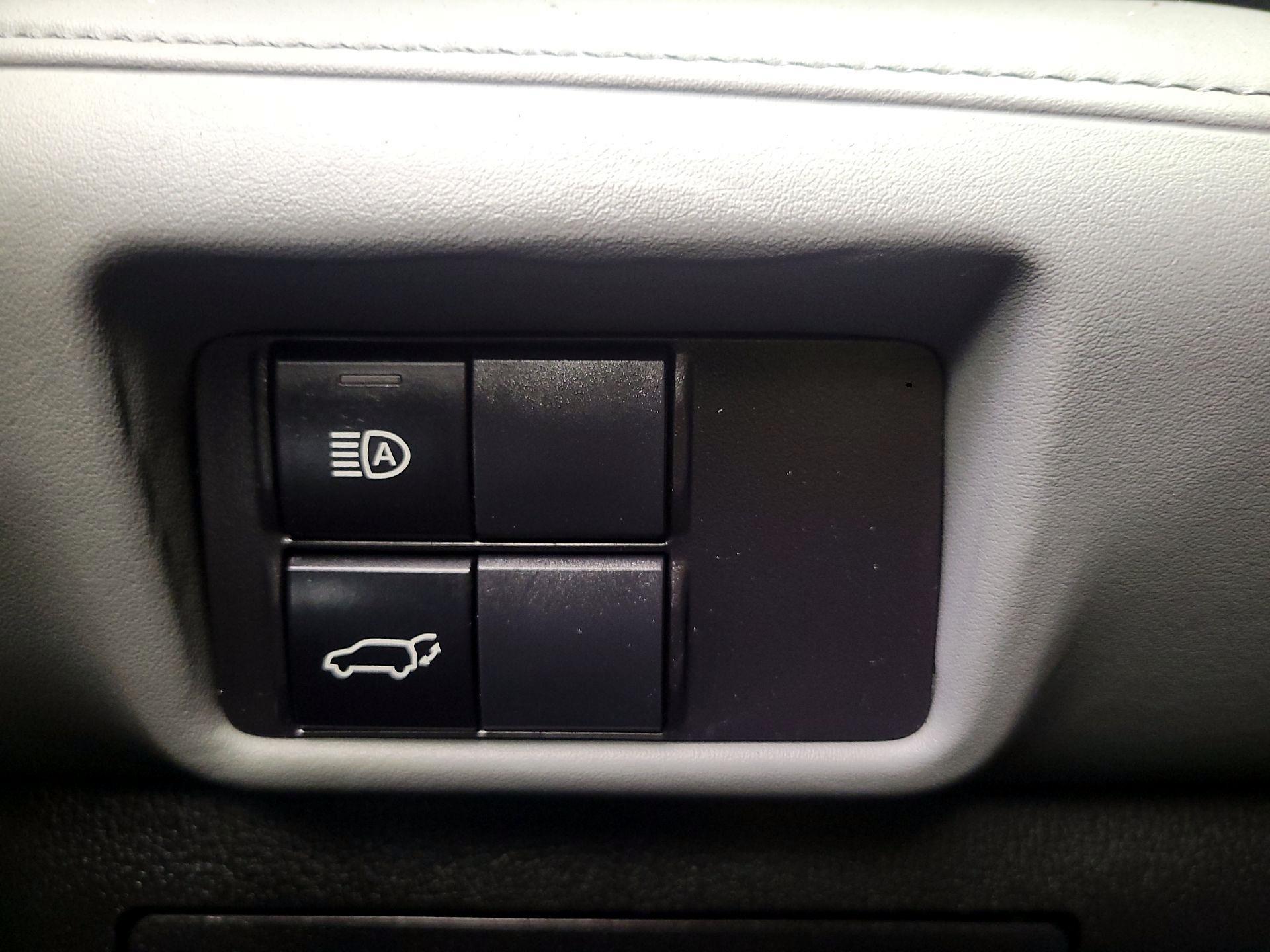 Thumbnail: 2022 Toyota Highlander - 13