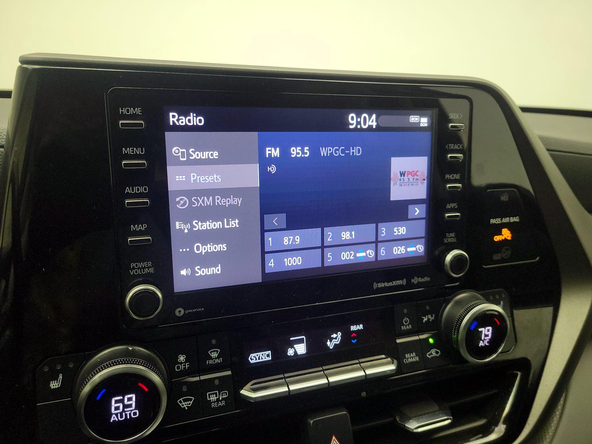 Thumbnail: 2022 Toyota Highlander - 15