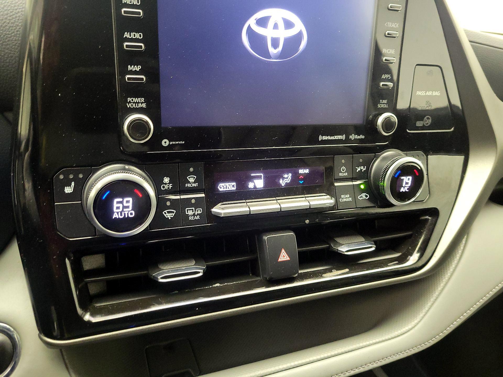 Thumbnail: 2022 Toyota Highlander - 16