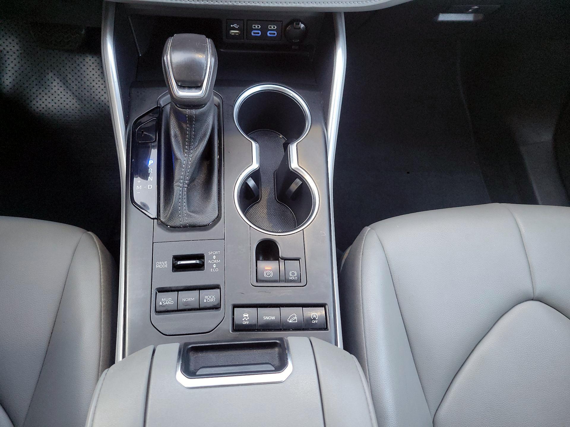 Thumbnail: 2022 Toyota Highlander - 17