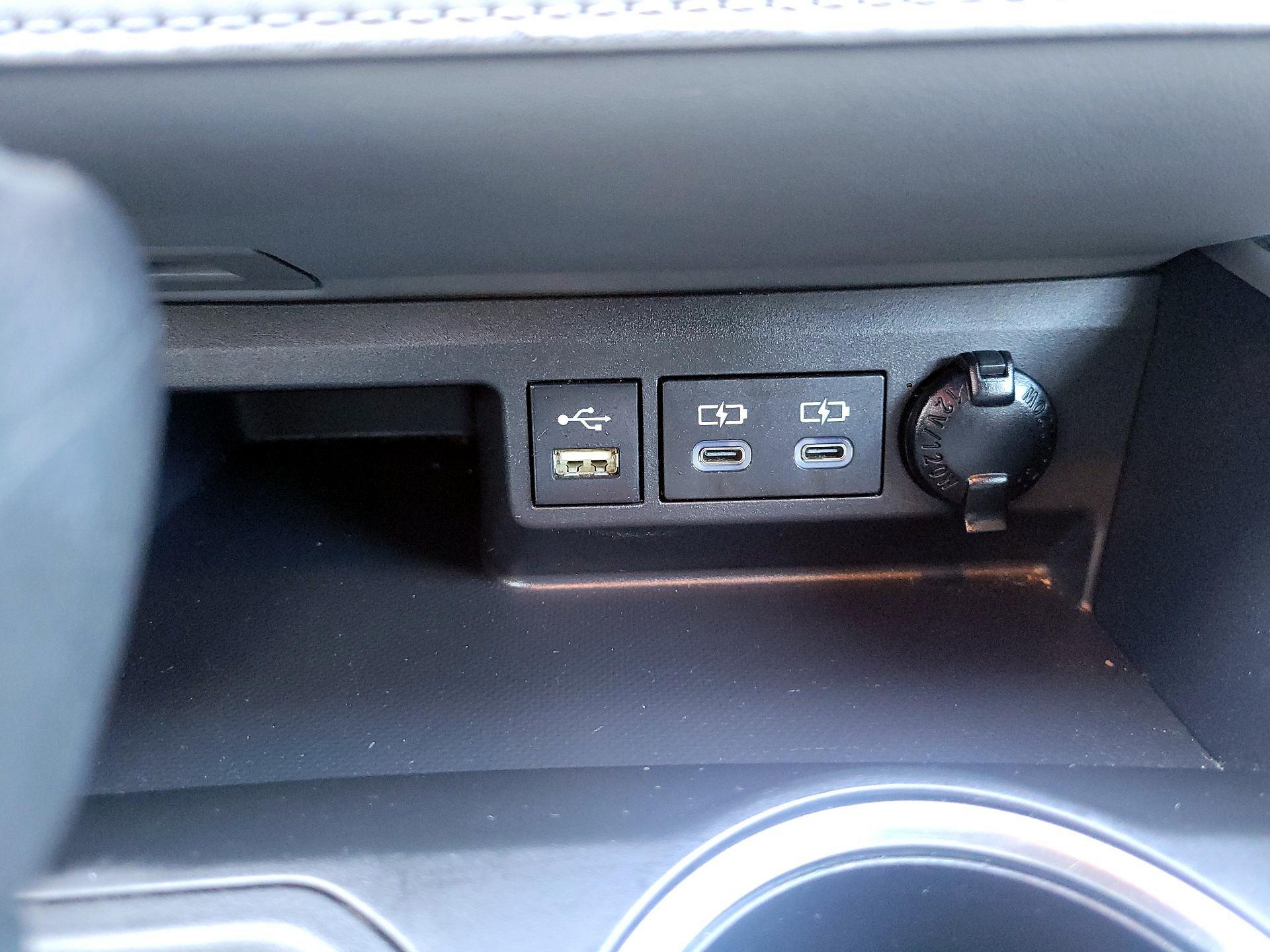 Thumbnail: 2022 Toyota Highlander - 18