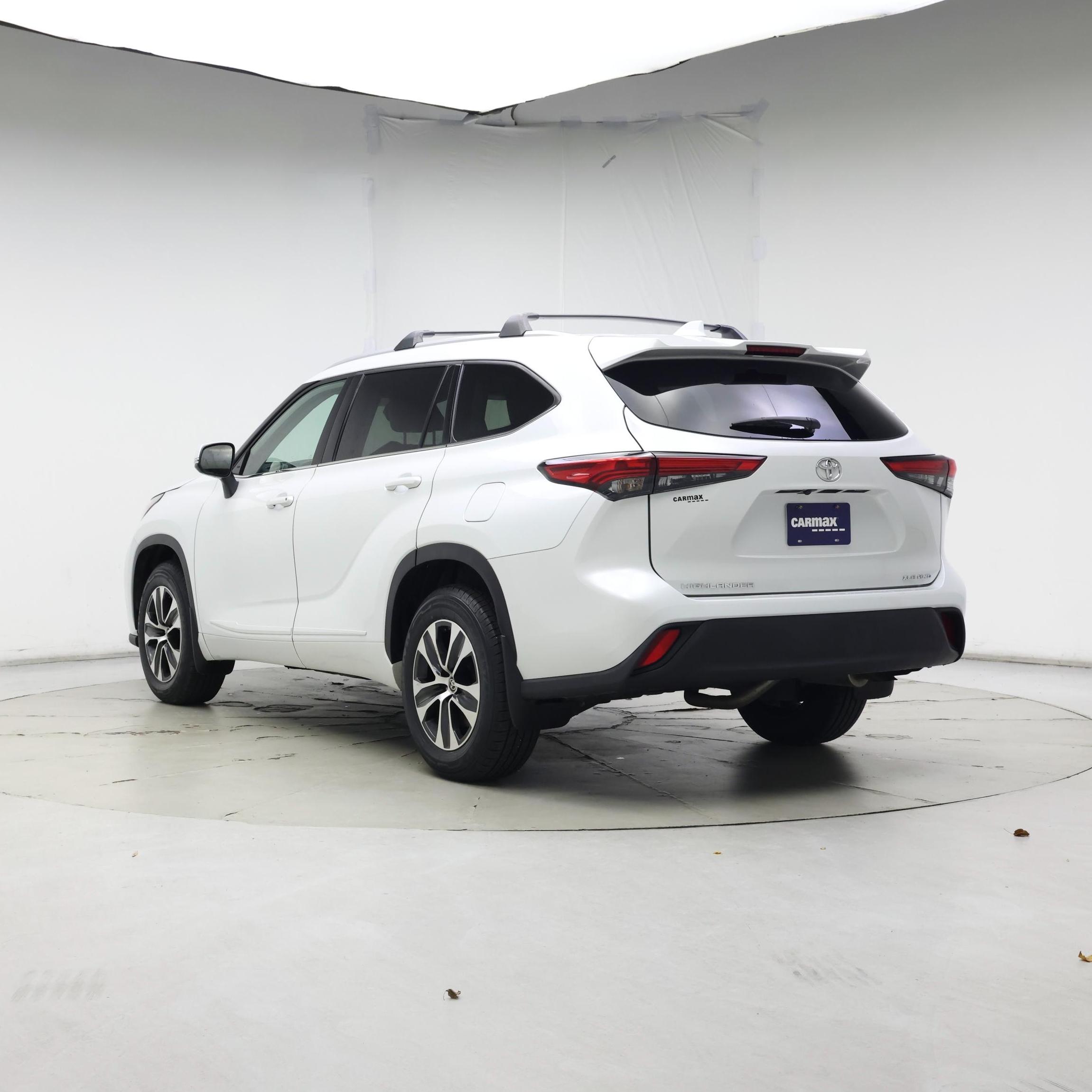 Thumbnail: 2022 Toyota Highlander - 2