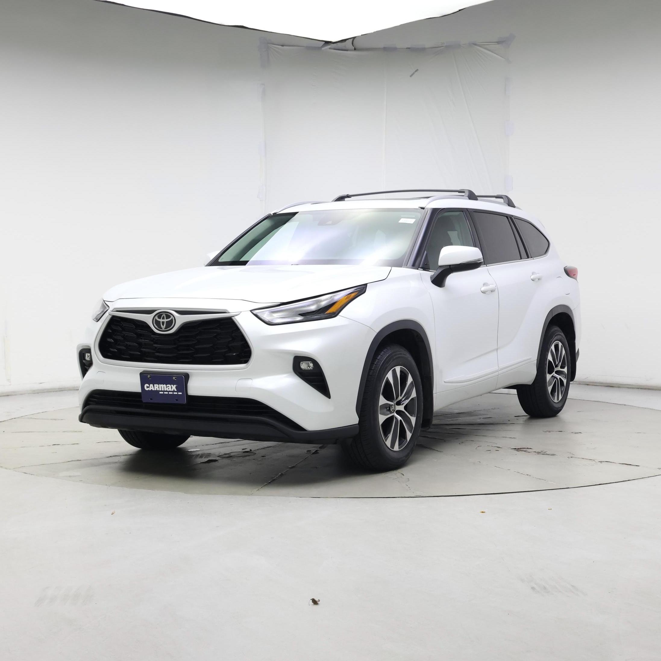 Thumbnail: 2022 Toyota Highlander - 4