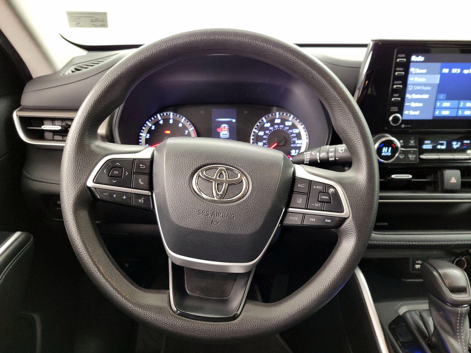 Thumbnail: 2022 Toyota Highlander - 10