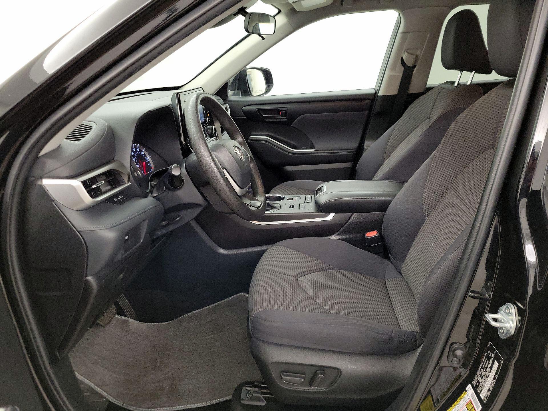 Thumbnail: 2022 Toyota Highlander - 11