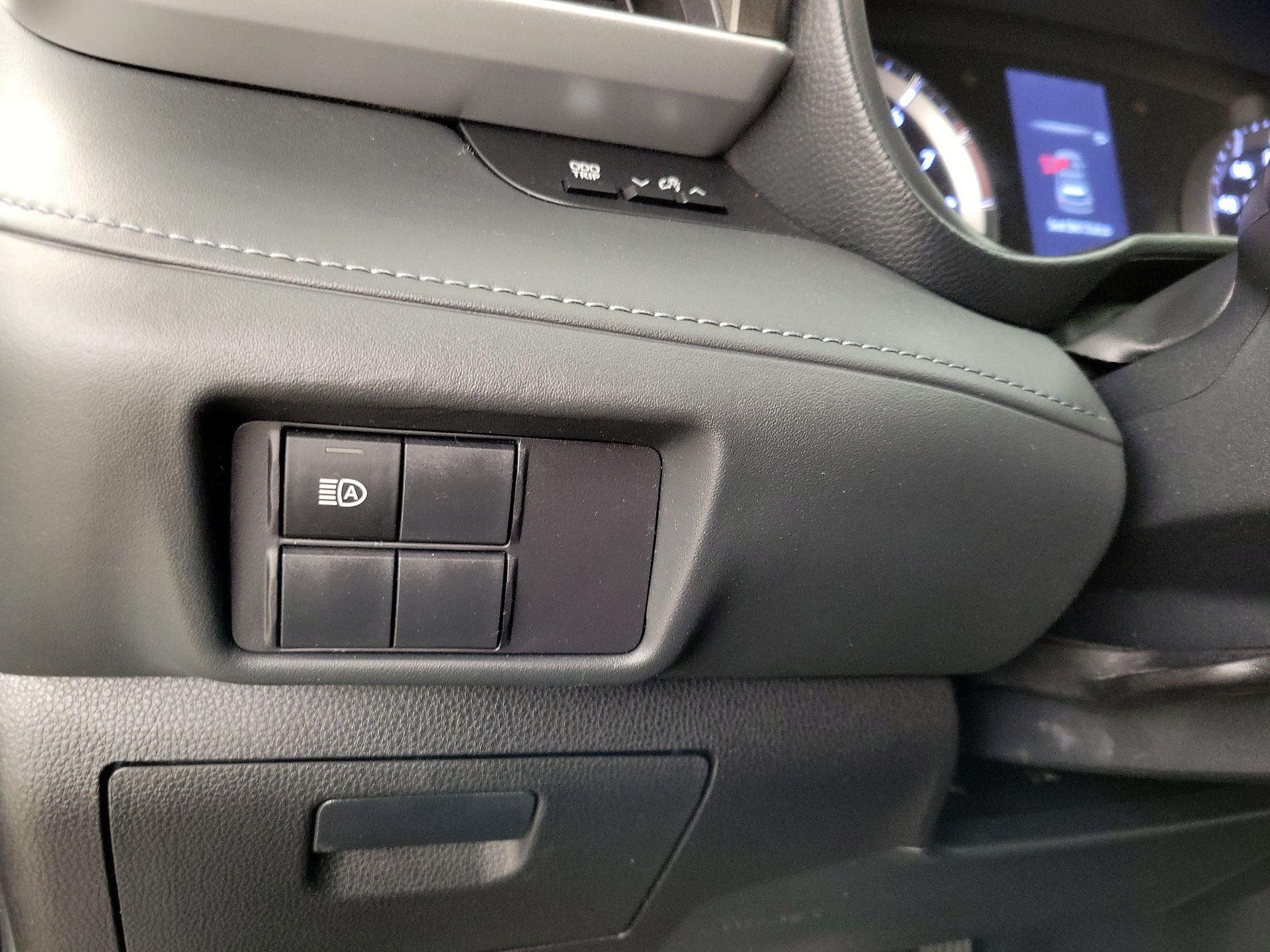 Thumbnail: 2022 Toyota Highlander - 13