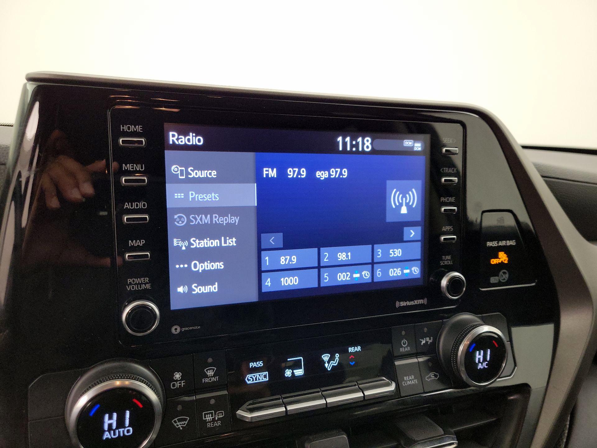 Thumbnail: 2022 Toyota Highlander - 15