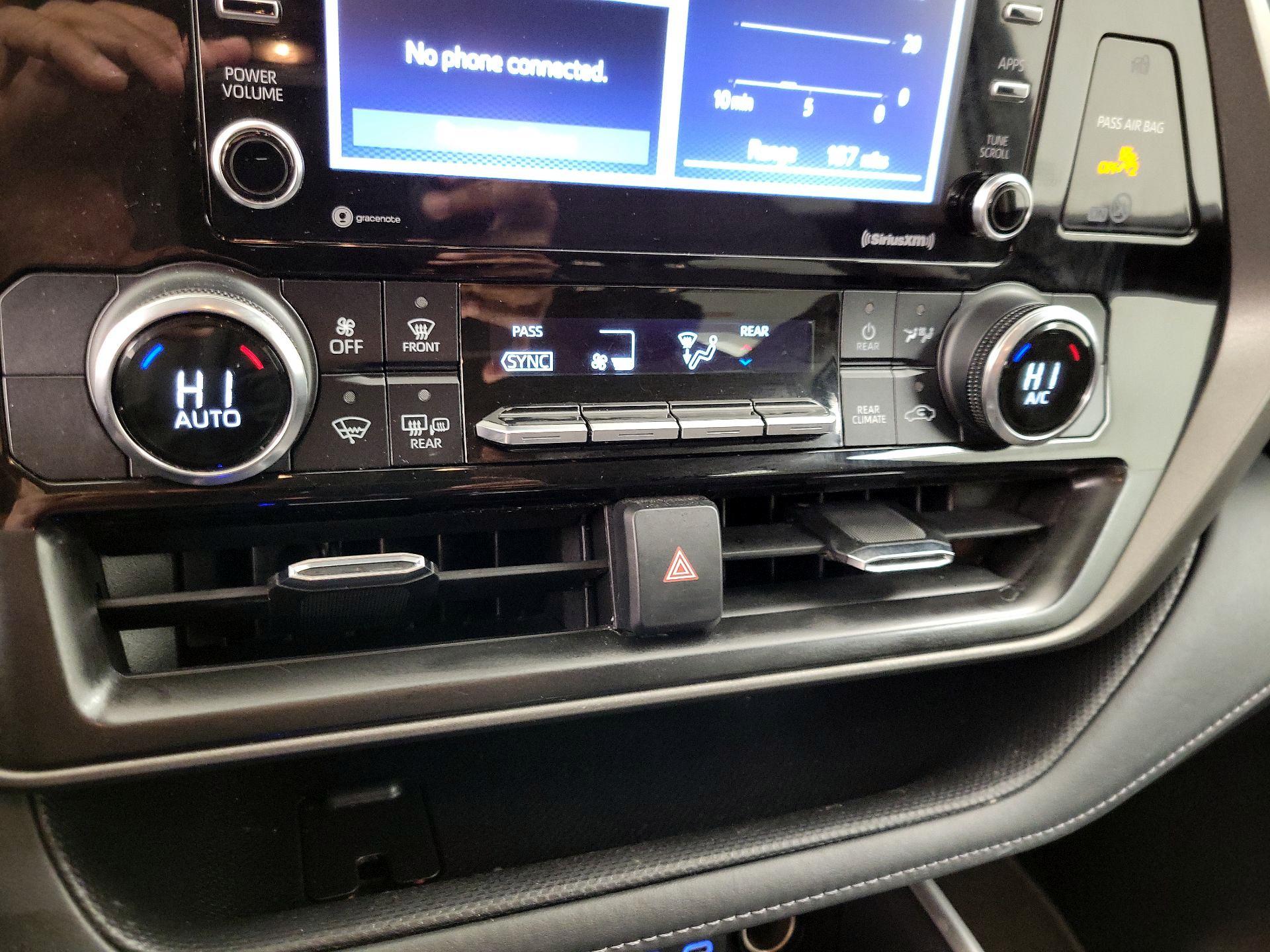 Thumbnail: 2022 Toyota Highlander - 16