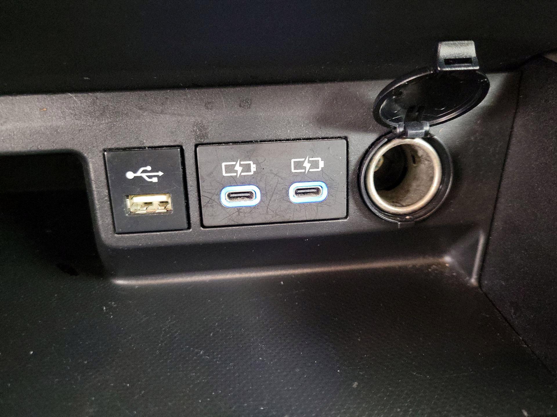 Thumbnail: 2022 Toyota Highlander - 18