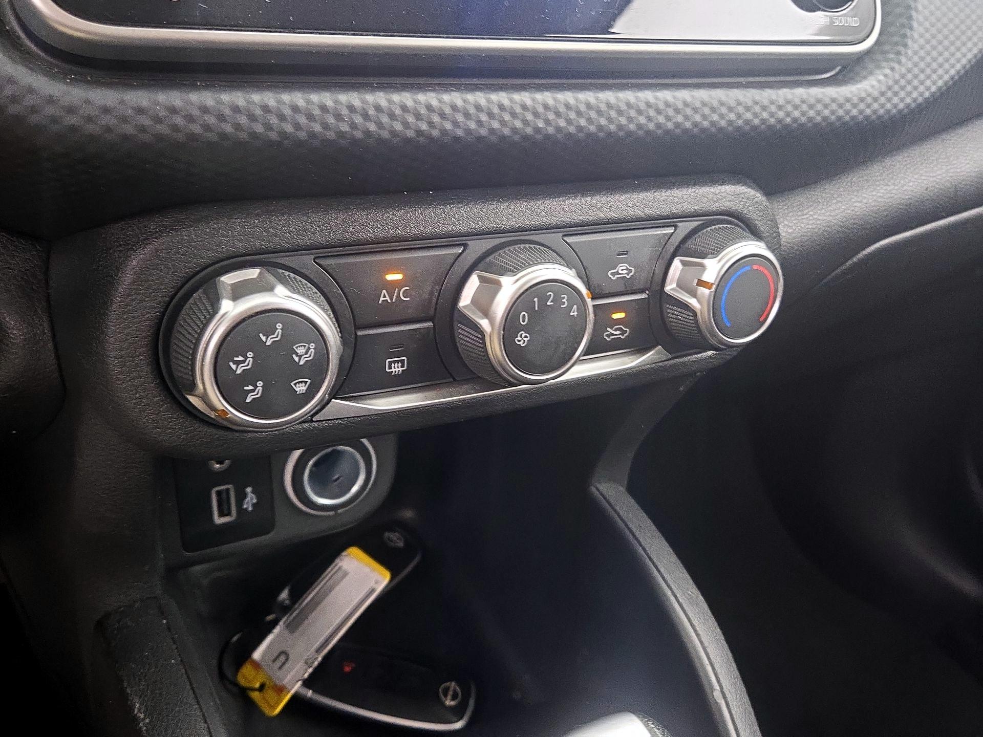 Thumbnail: 2023 Nissan Kicks - 16