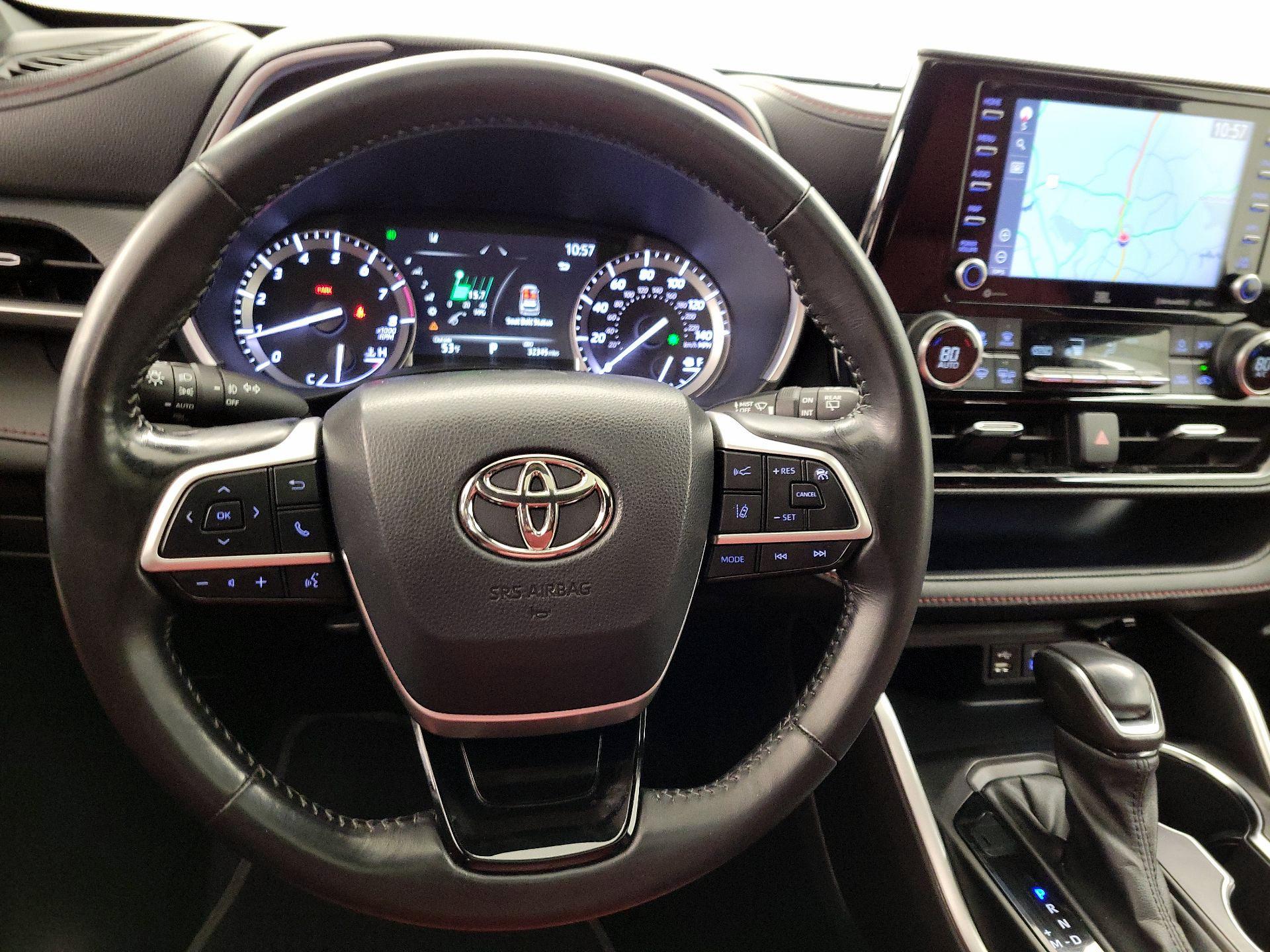 Thumbnail: 2022 Toyota Highlander - 10