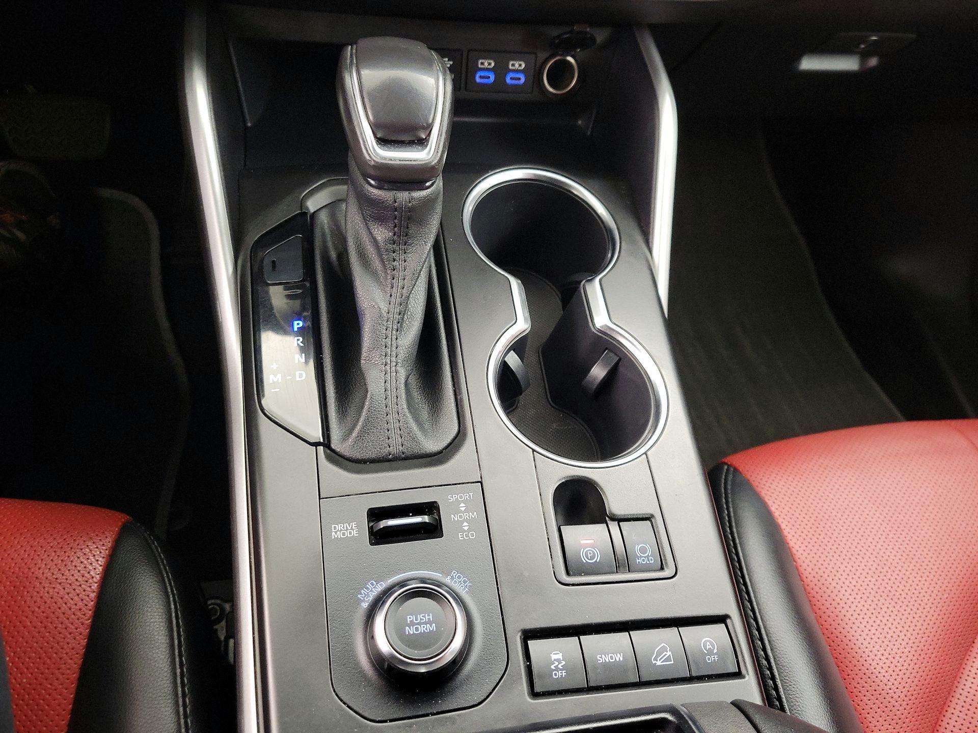 Thumbnail: 2022 Toyota Highlander - 18