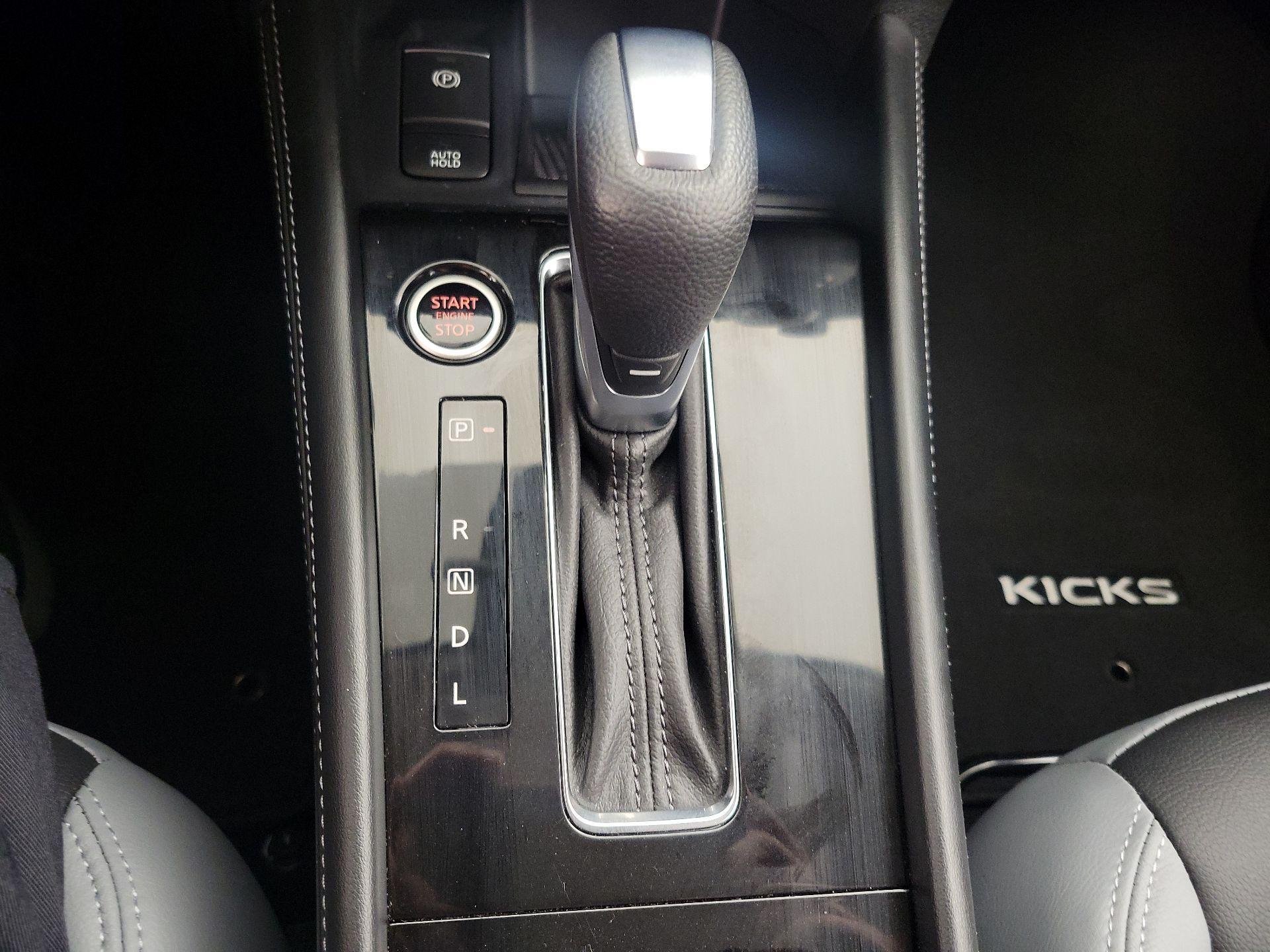 Thumbnail: 2021 Nissan Kicks - 17