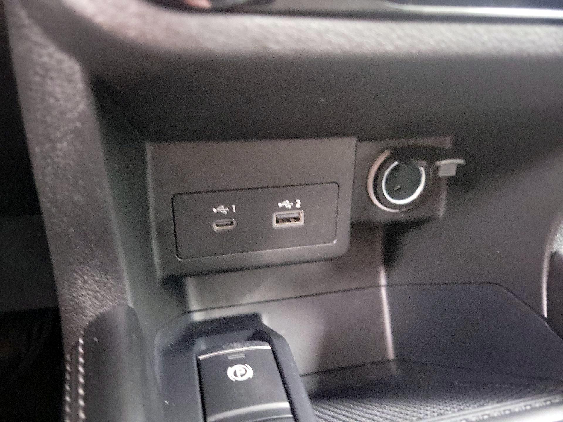 Thumbnail: 2021 Nissan Kicks - 18