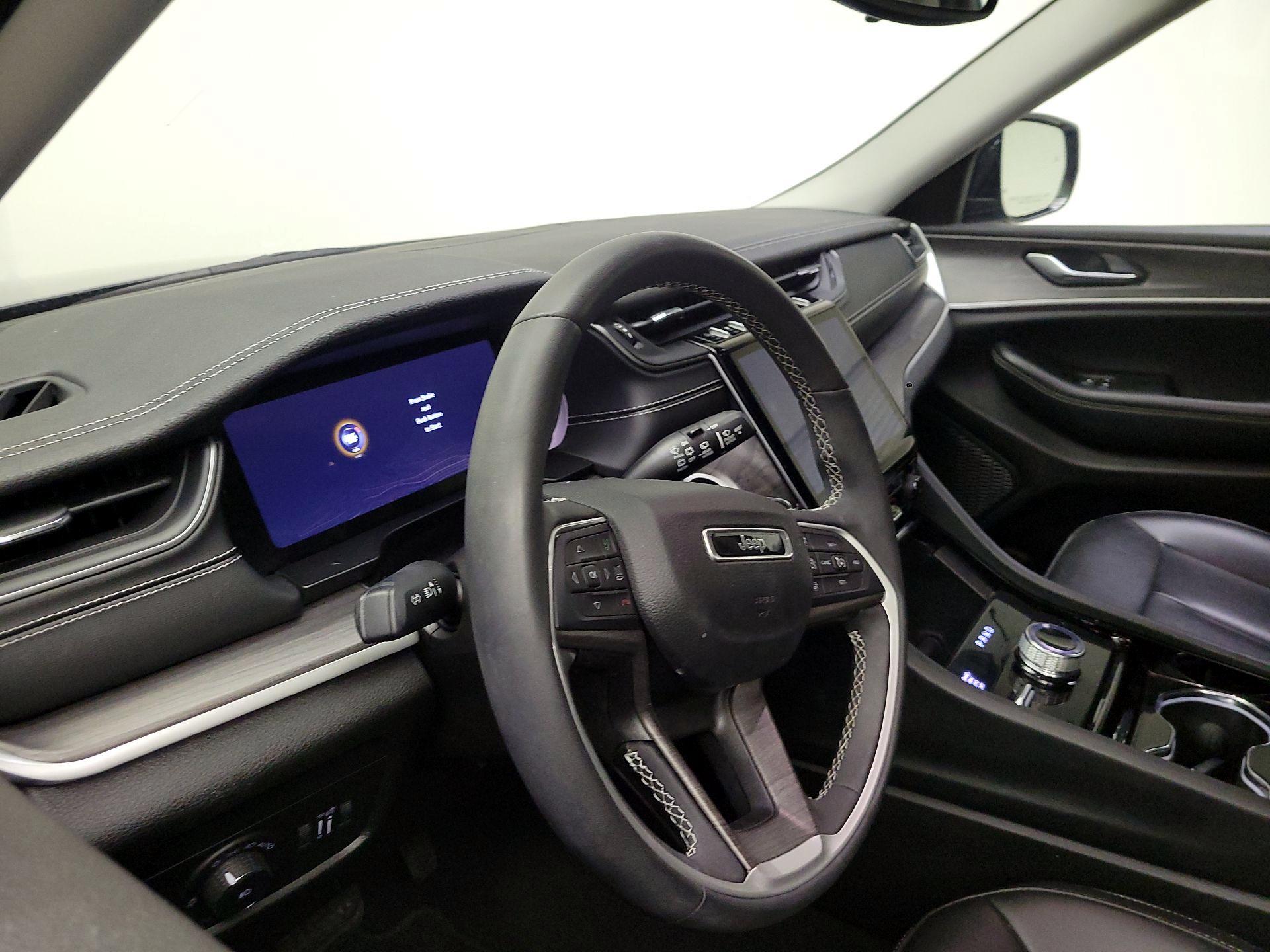 Thumbnail: 2023 Jeep Grand Cherokee L - 9