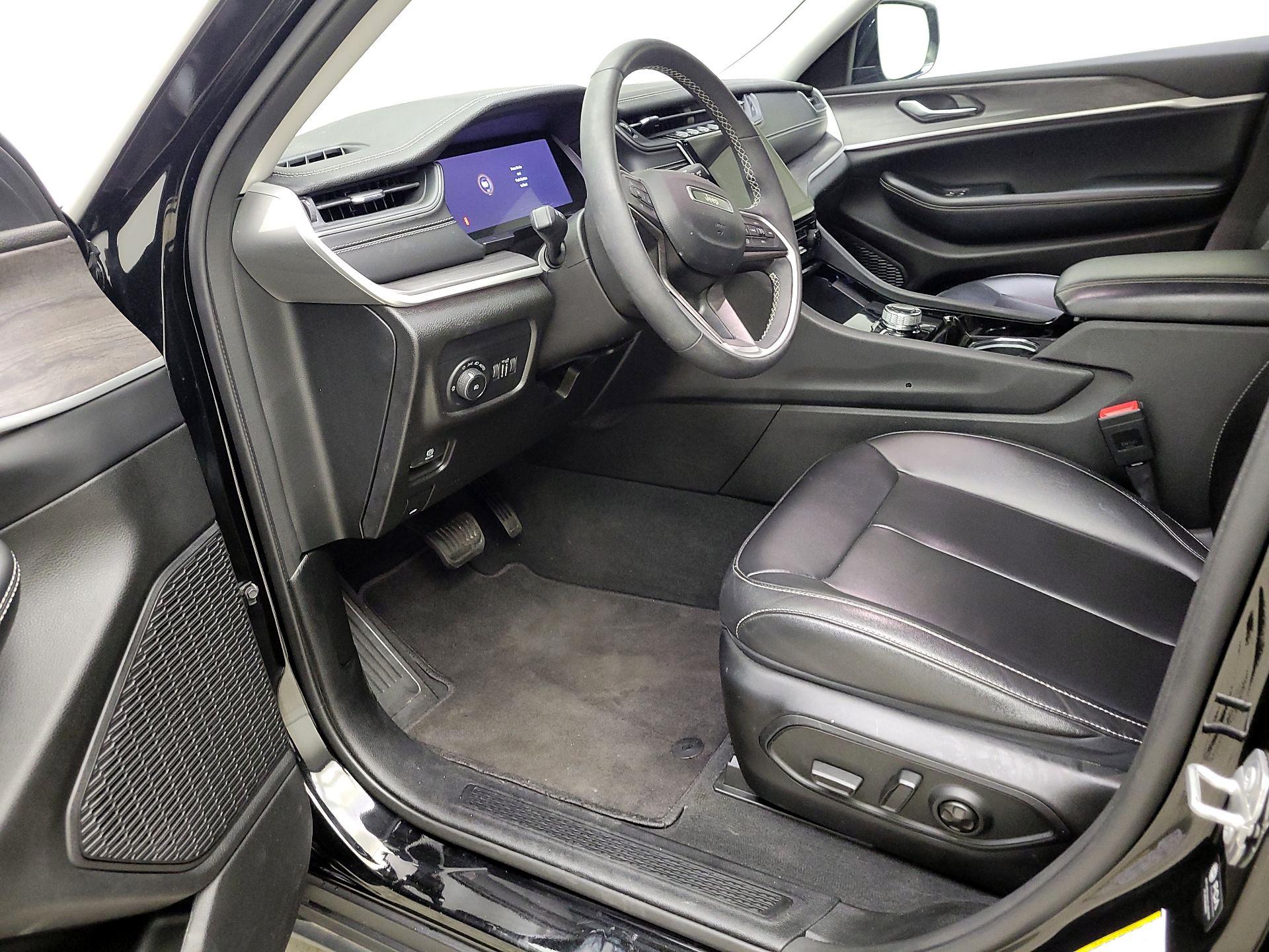 Thumbnail: 2023 Jeep Grand Cherokee L - 11