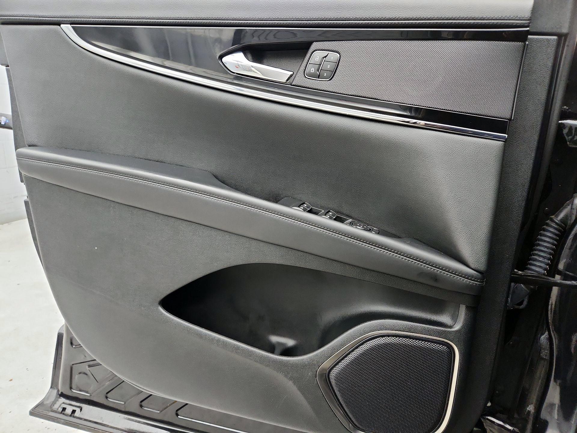 Thumbnail: 2023 Lincoln Nautilus - 12