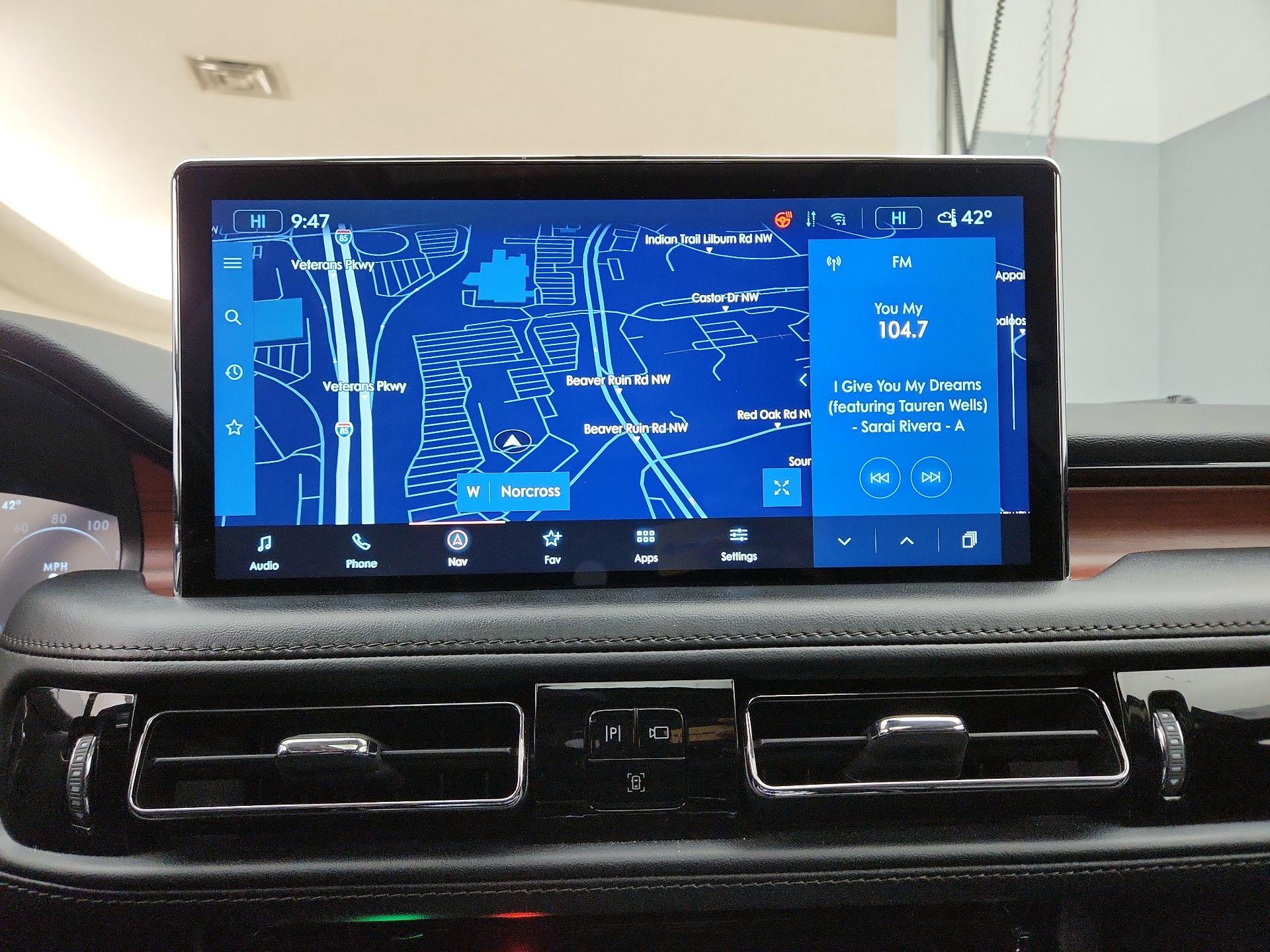 Thumbnail: 2023 Lincoln Nautilus - 14