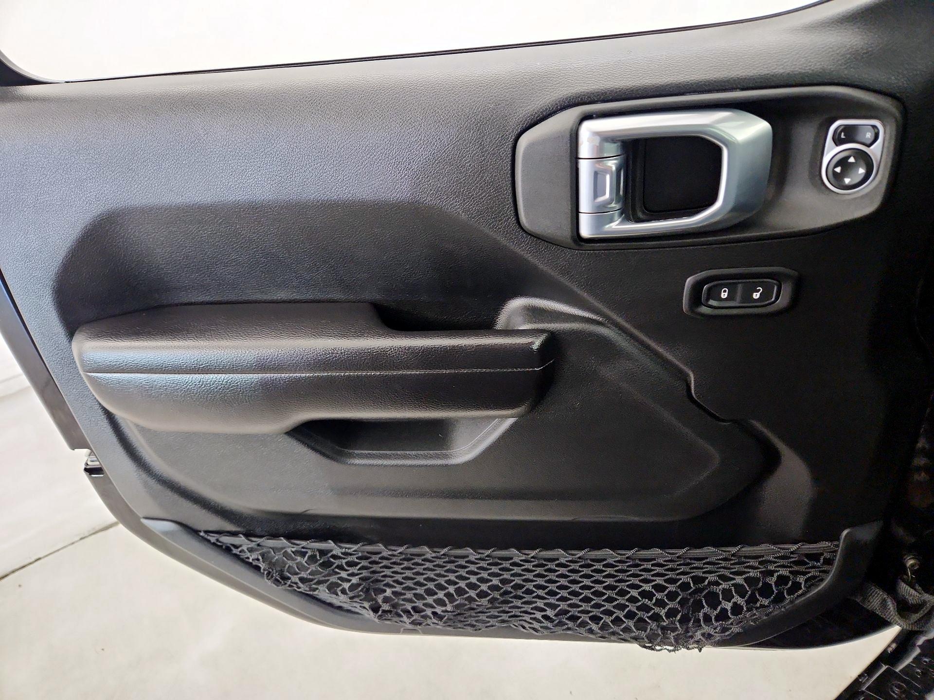 Thumbnail: 2021 Jeep Gladiator - 12