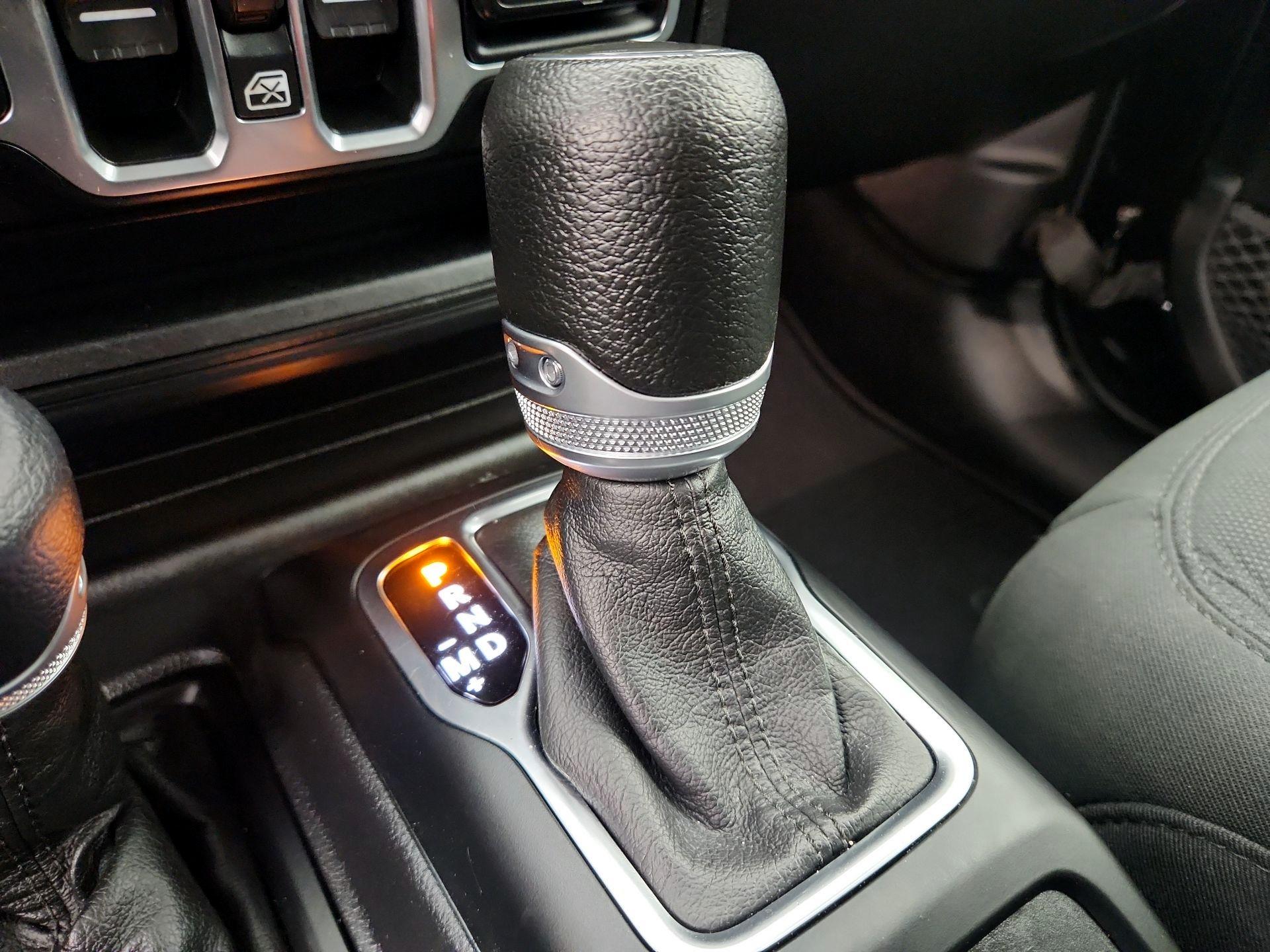 Thumbnail: 2021 Jeep Gladiator - 17