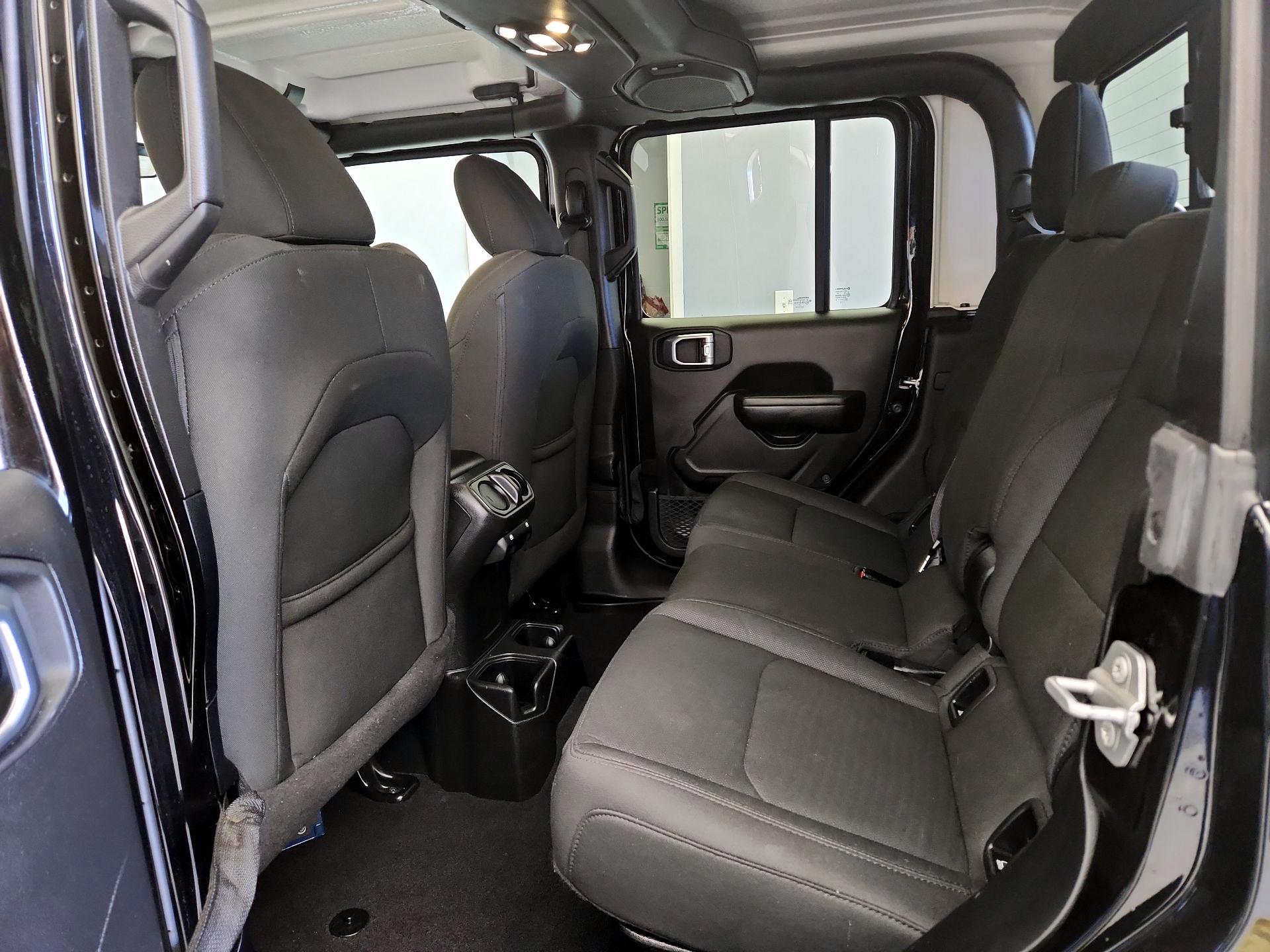 Thumbnail: 2021 Jeep Gladiator - 19