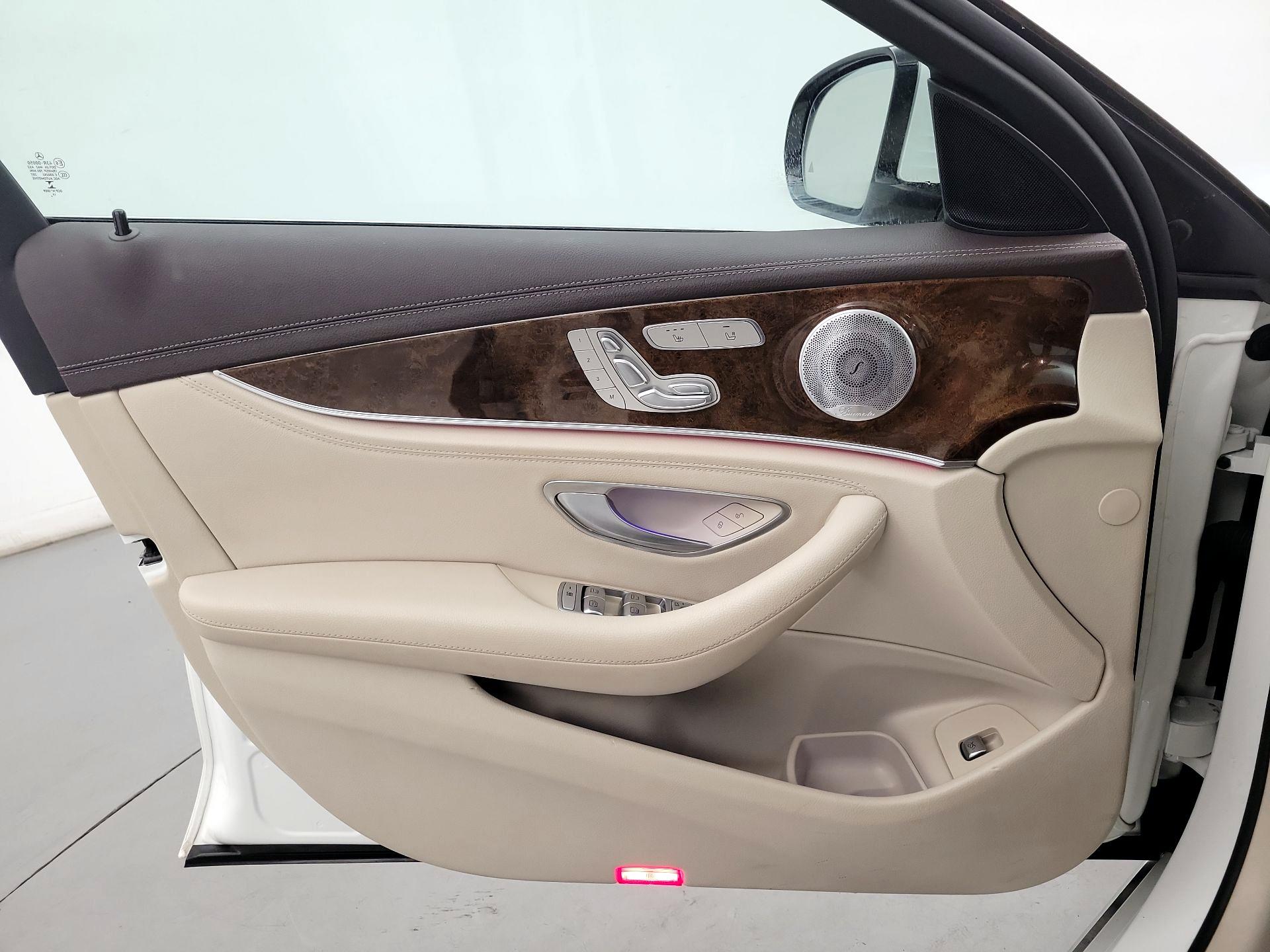 Thumbnail: 2020 Mercedes-Benz E-Class - 10