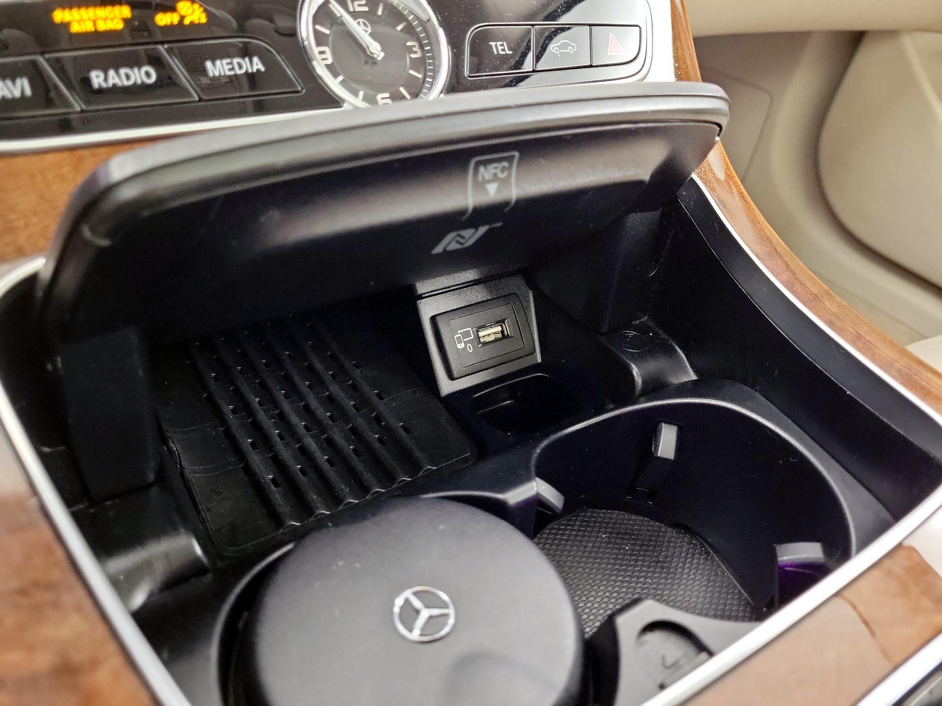 Thumbnail: 2020 Mercedes-Benz E-Class - 17