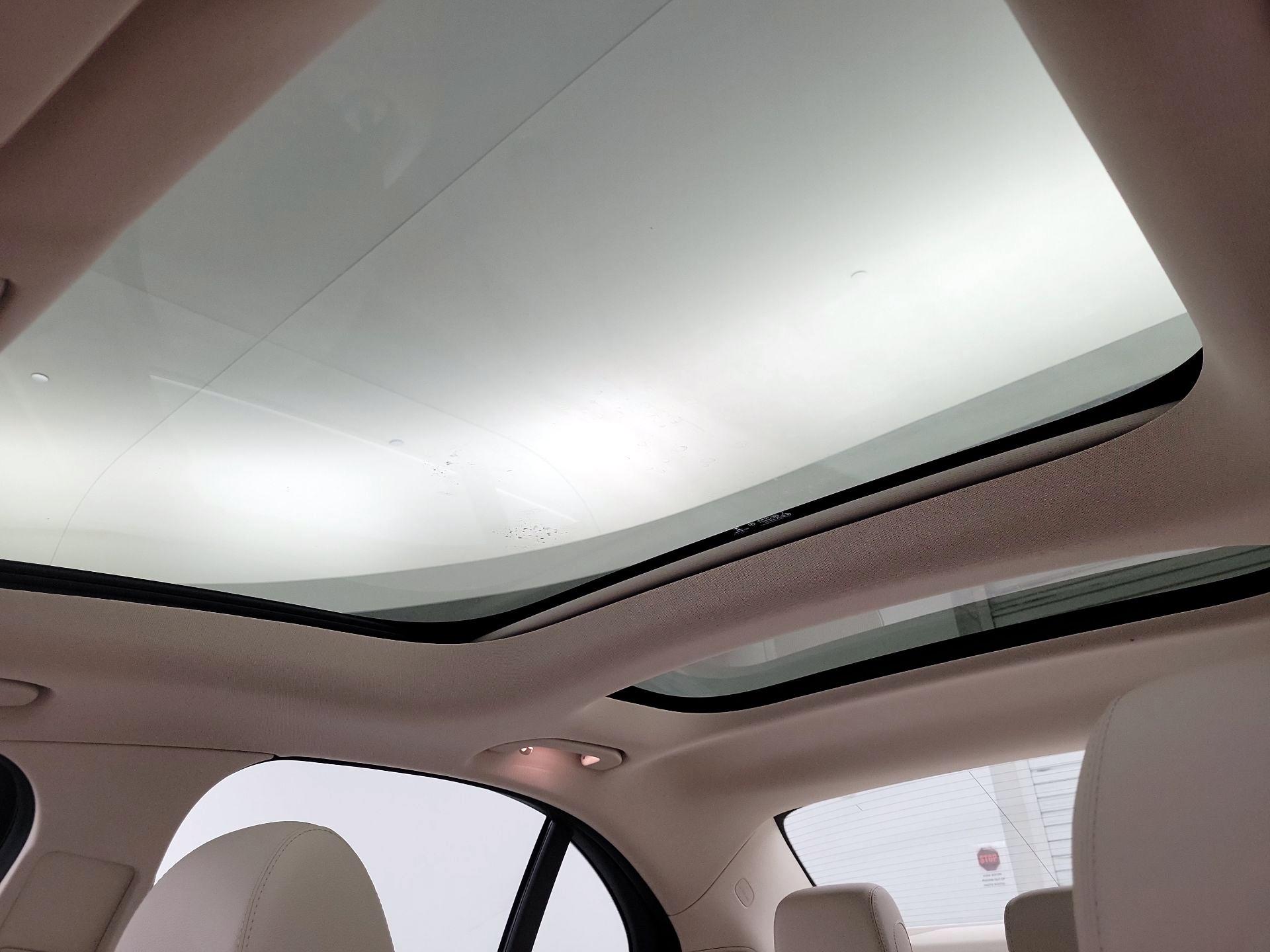 Thumbnail: 2020 Mercedes-Benz E-Class - 18