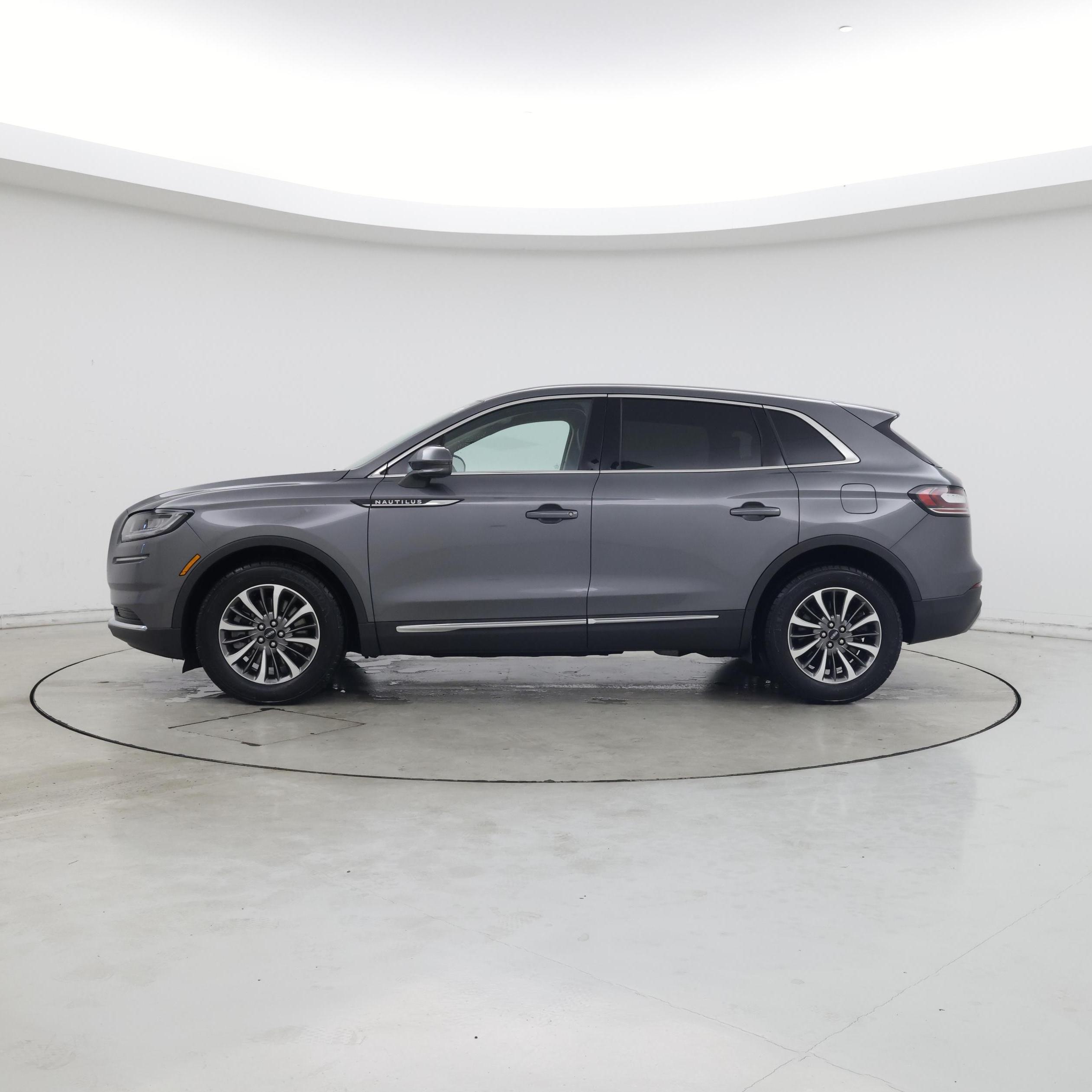 Thumbnail: 2023 Lincoln Nautilus - 3