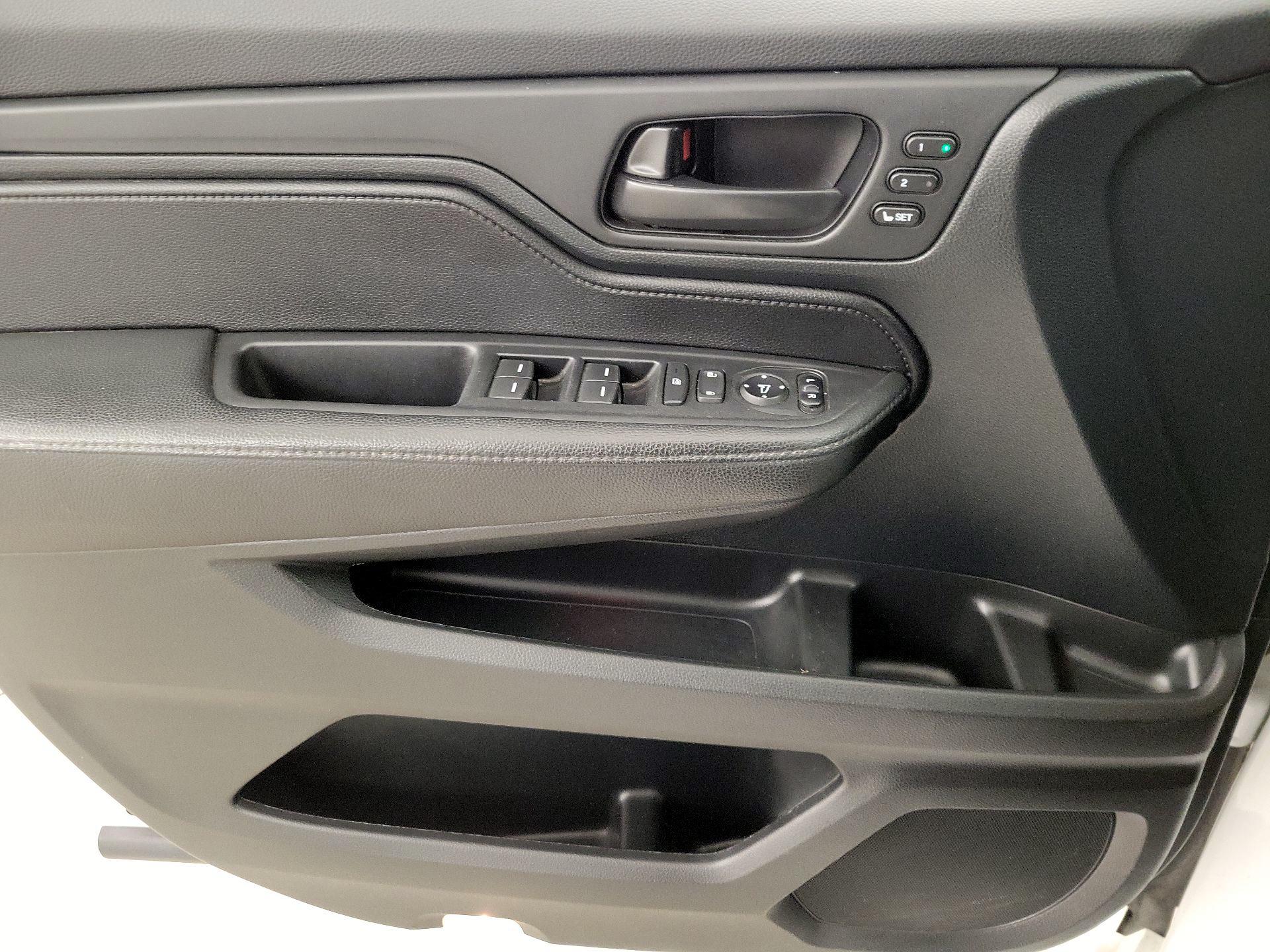 Thumbnail: 2023 Honda Odyssey - 12