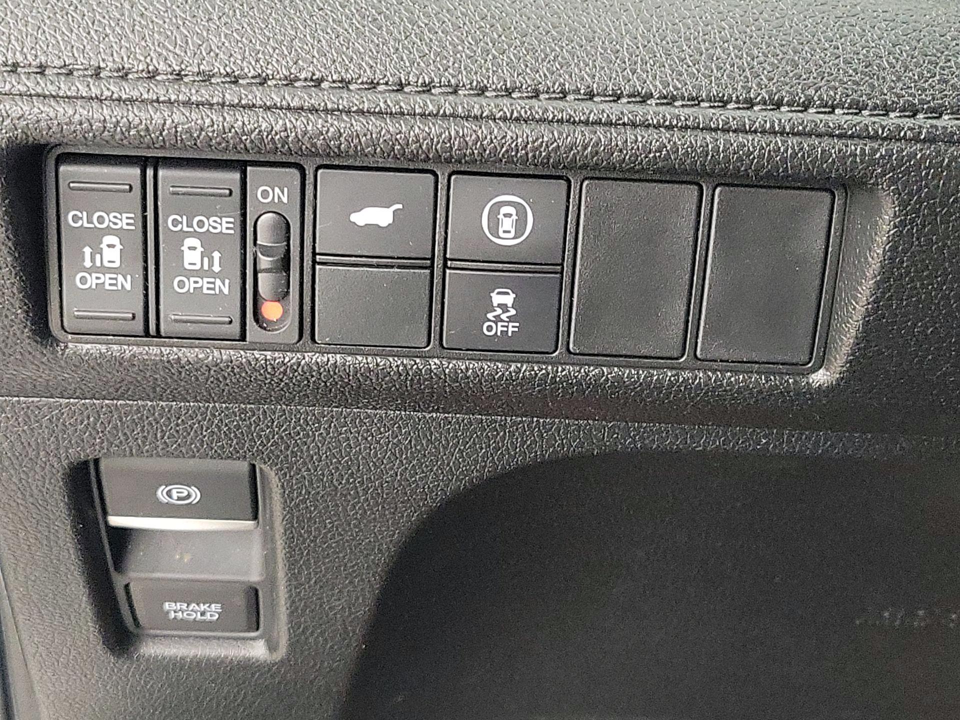 Thumbnail: 2023 Honda Odyssey - 13