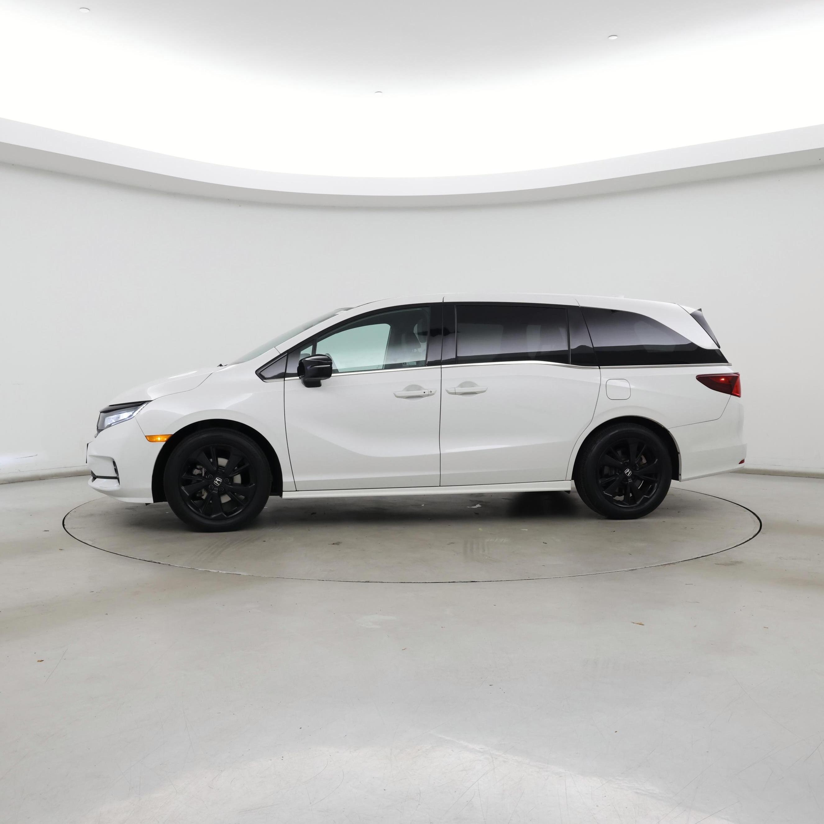 Thumbnail: 2023 Honda Odyssey - 3