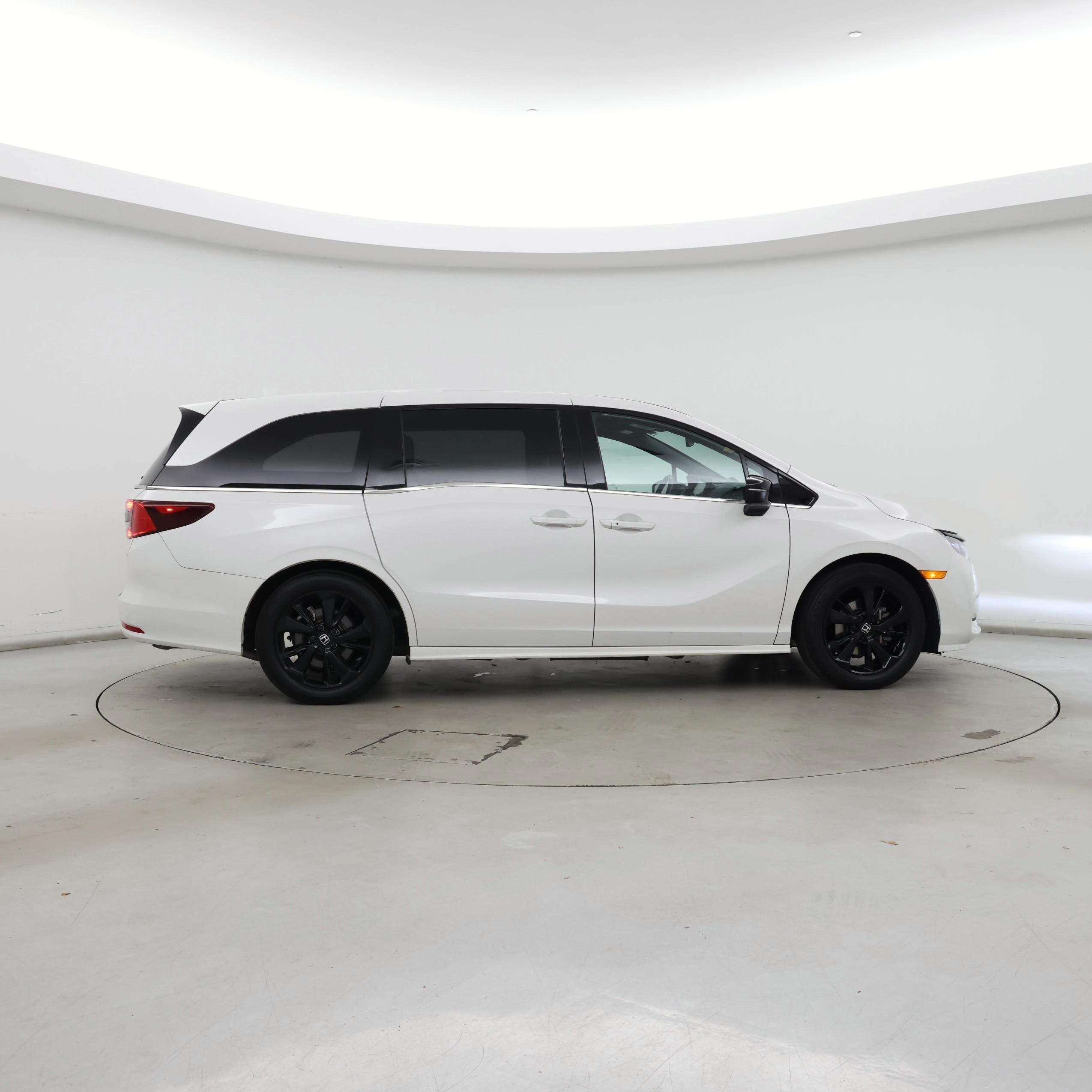 Thumbnail: 2023 Honda Odyssey - 7