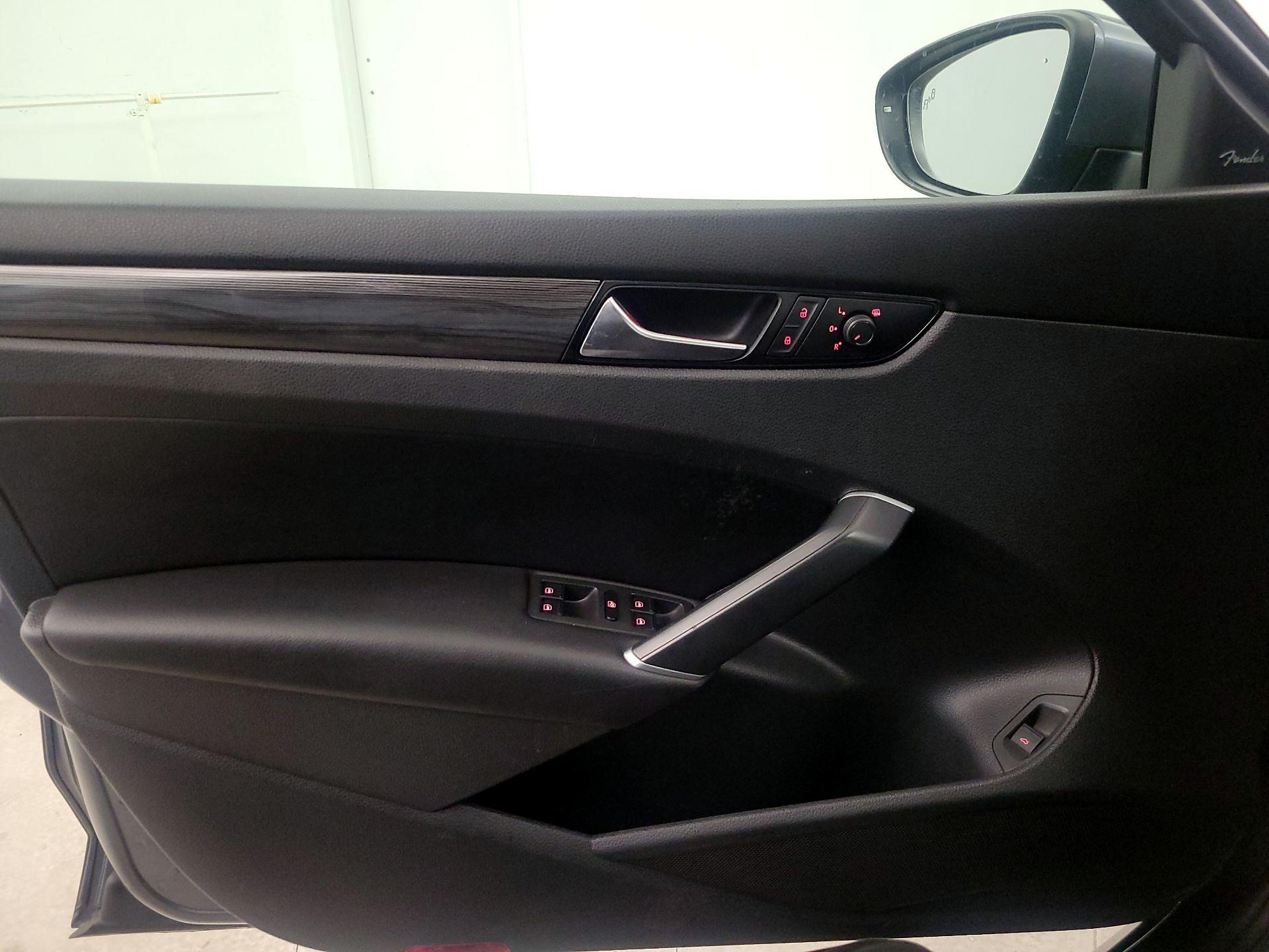 Thumbnail: 2021 Volkswagen Passat - 12