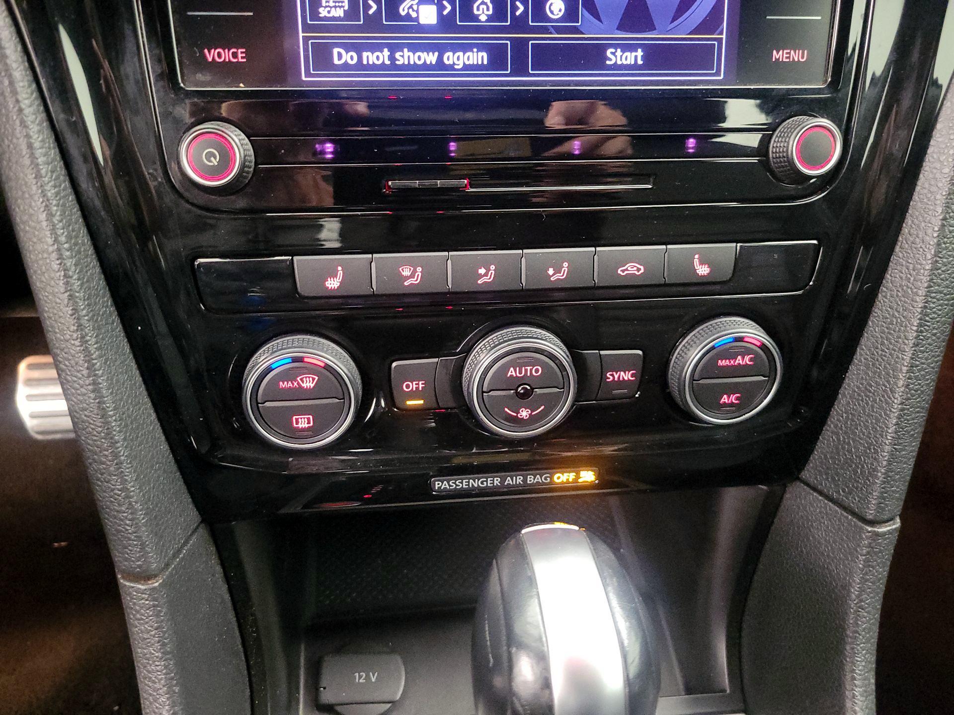 Thumbnail: 2021 Volkswagen Passat - 17