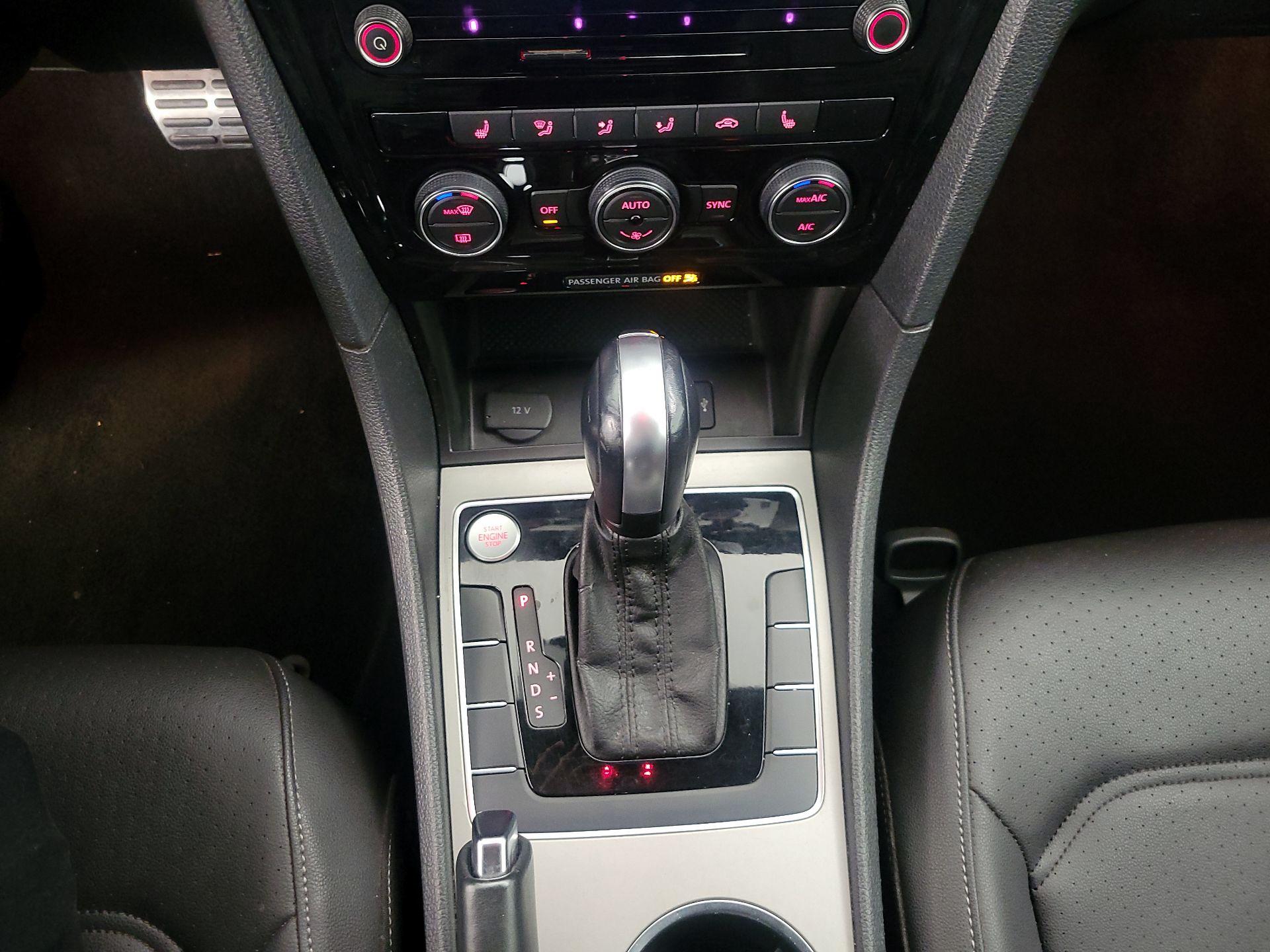 Thumbnail: 2021 Volkswagen Passat - 18