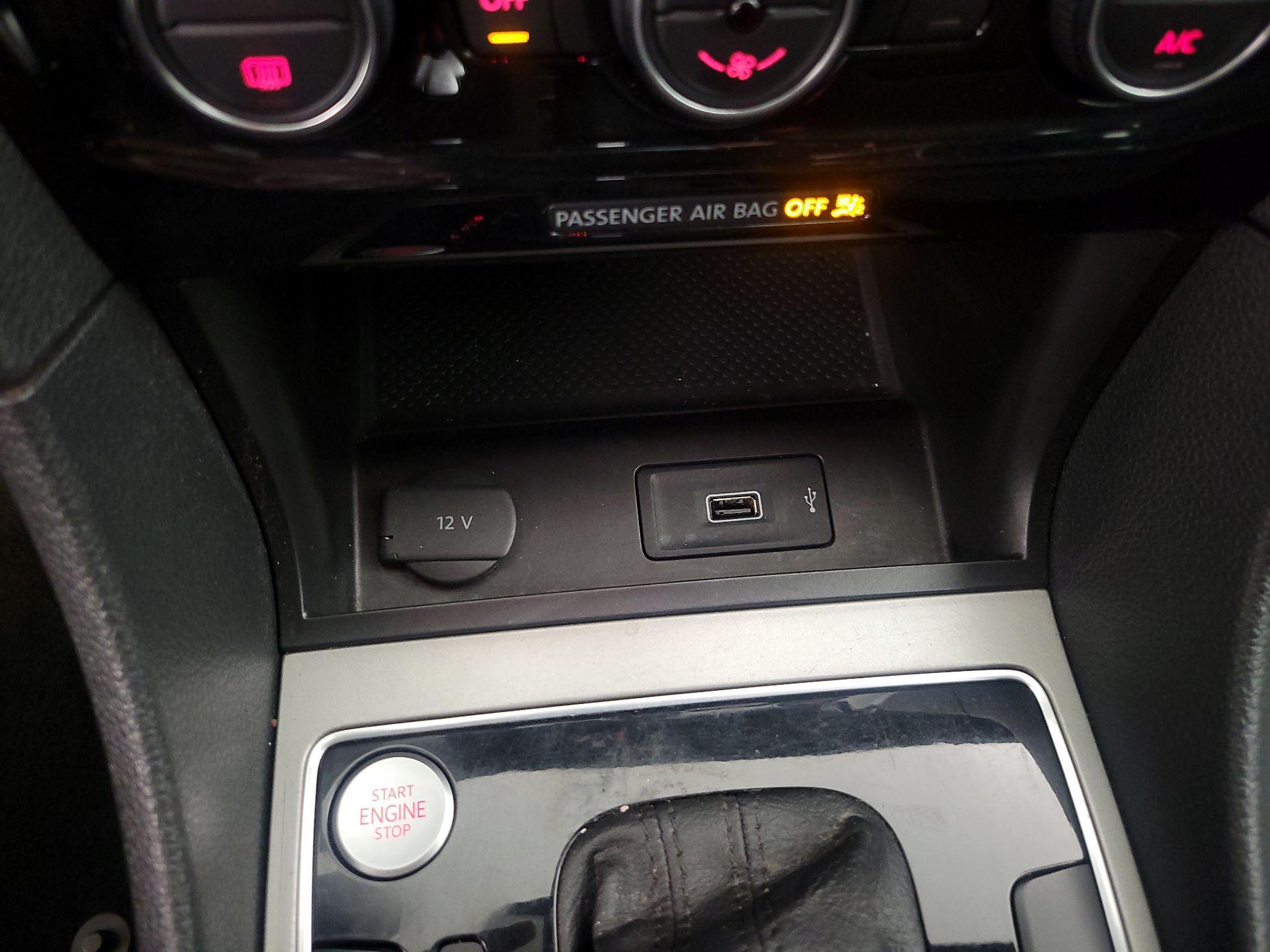 Thumbnail: 2021 Volkswagen Passat - 19