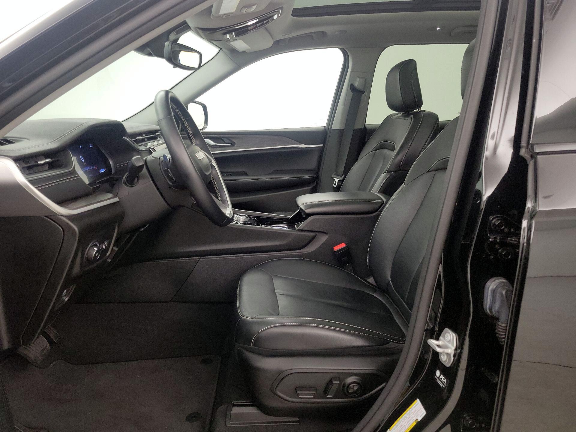 Thumbnail: 2022 Jeep Grand Cherokee - 11